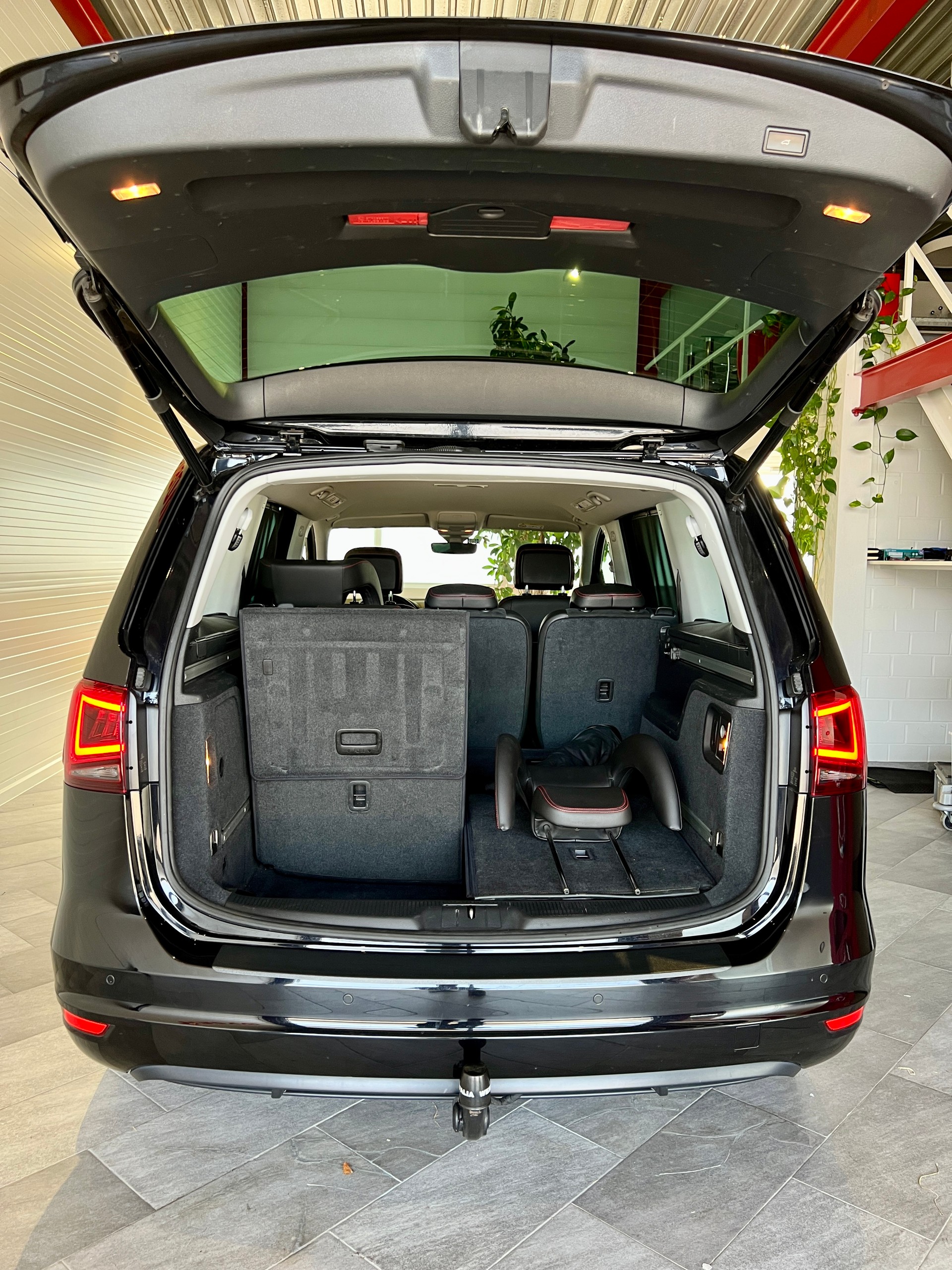 SEAT Alhambra 2.0 TSI FR Line DSG-image-17