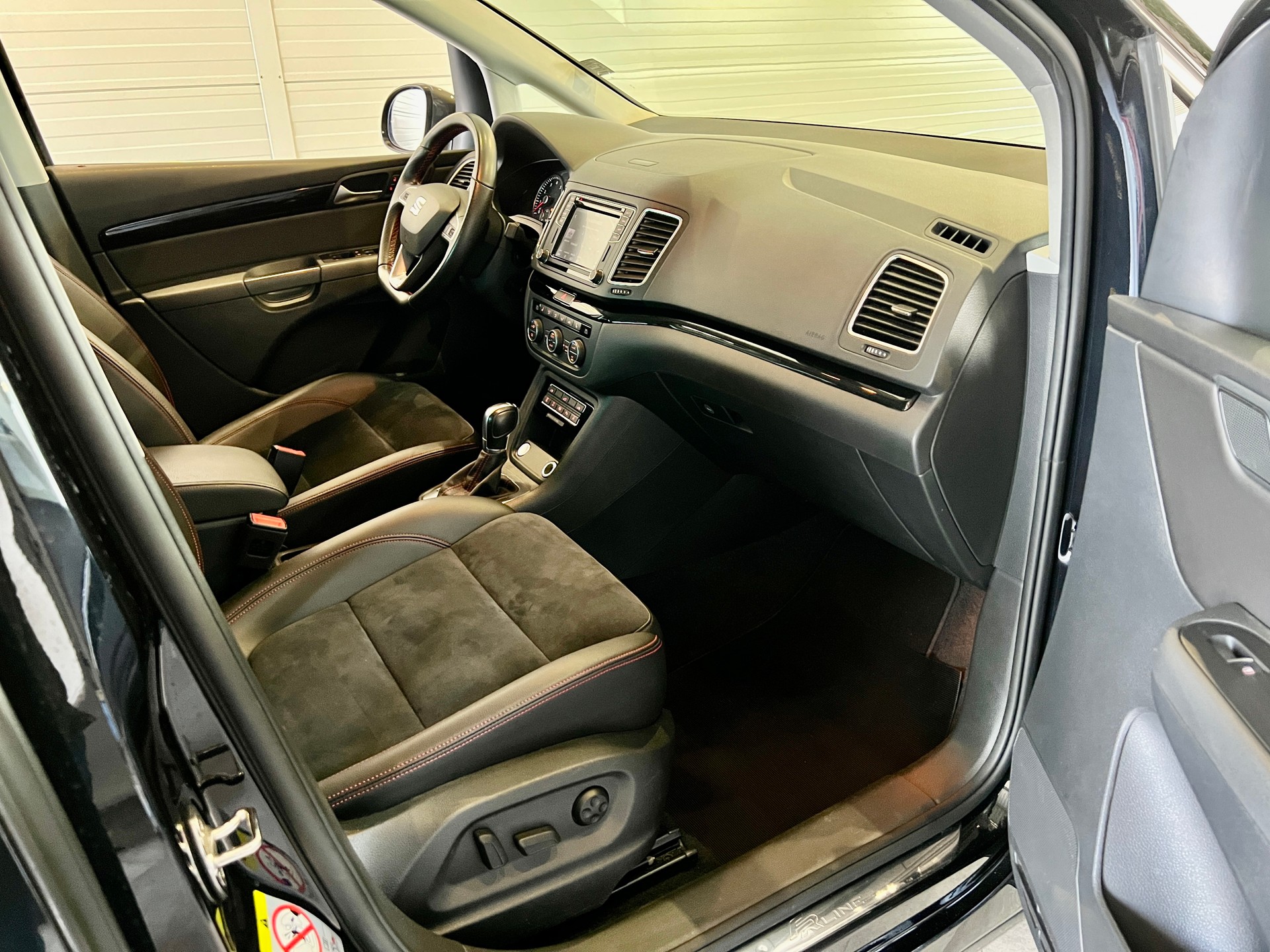 SEAT Alhambra 2.0 TSI FR Line DSG-image-25