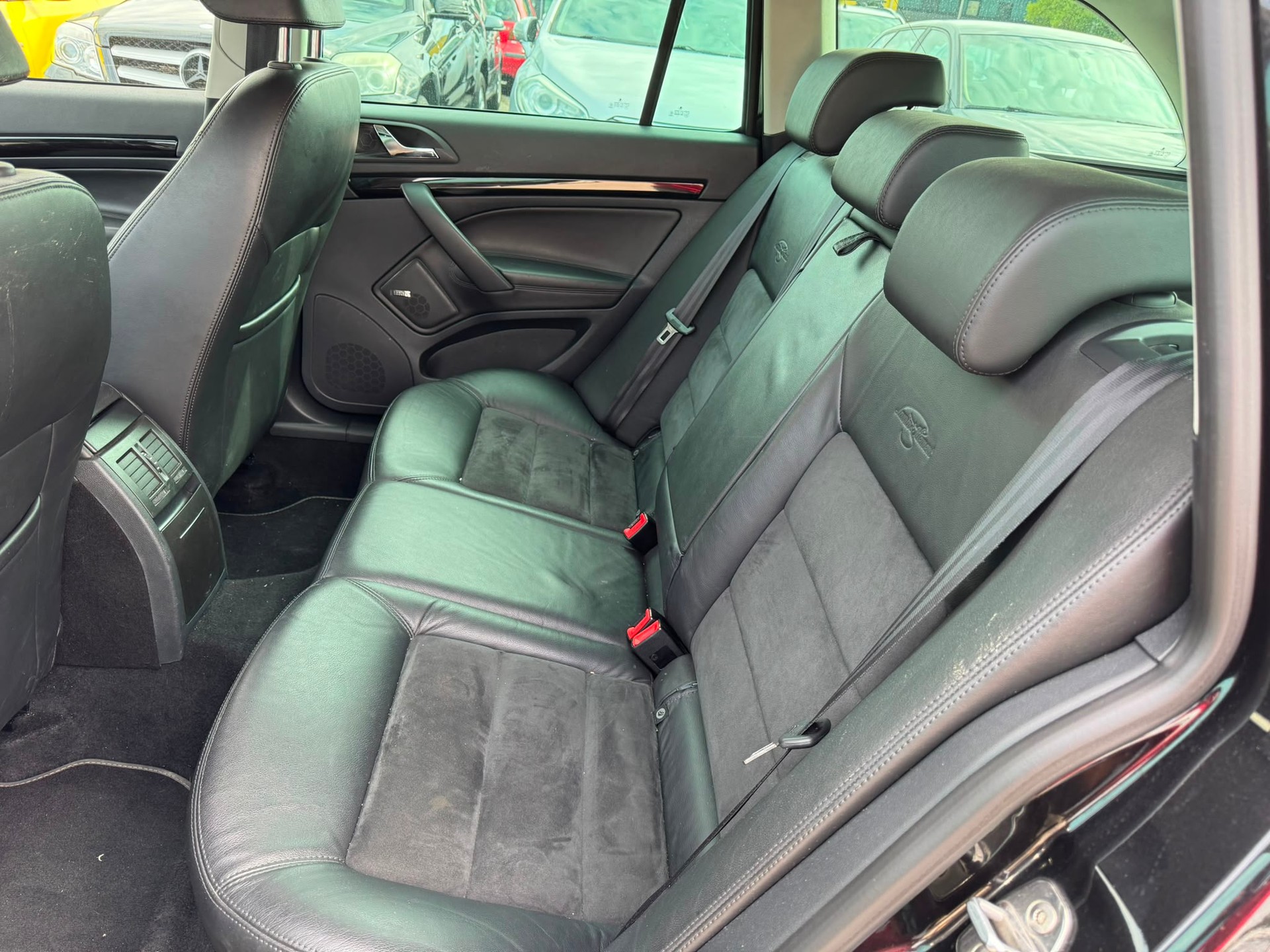 SKODA Octavia Combi 1.8 TSI Laurin & Klement DSG-image-10