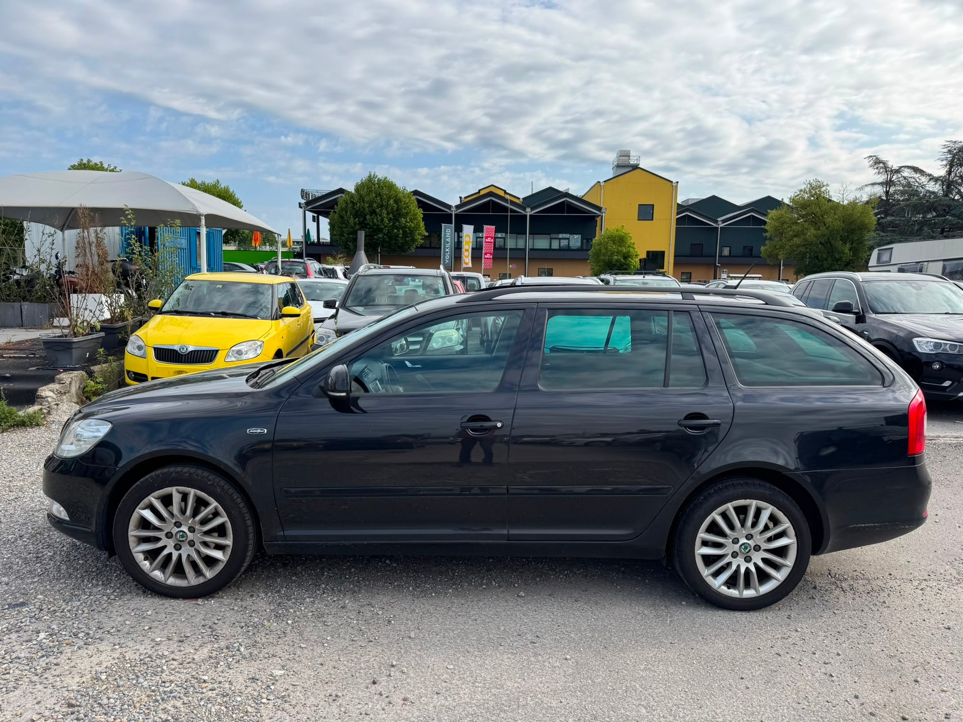 SKODA Octavia Combi 1.8 TSI Laurin & Klement DSG-image-5