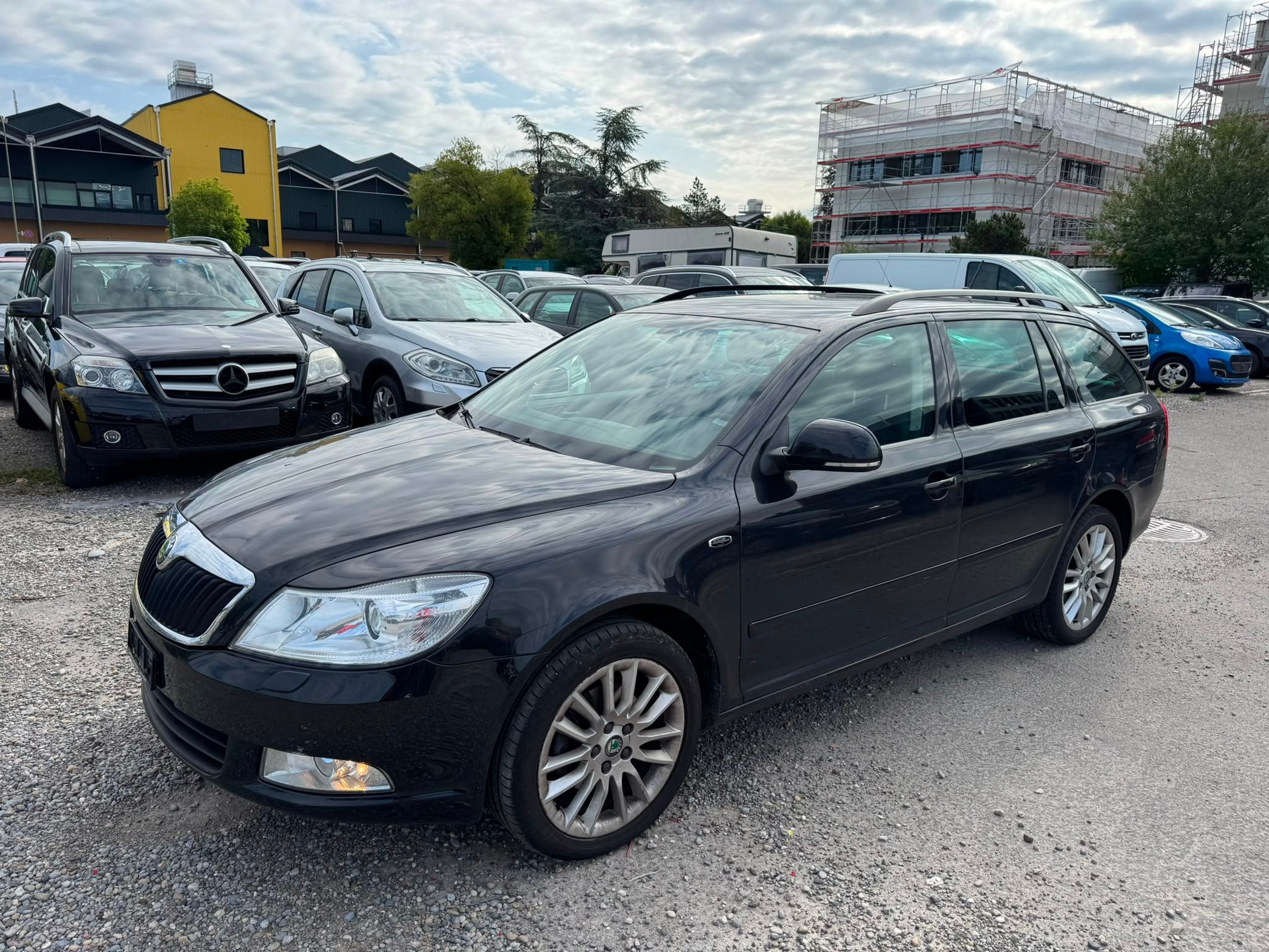 SKODA Octavia Combi 1.8 TSI Laurin & Klement DSG-image-1
