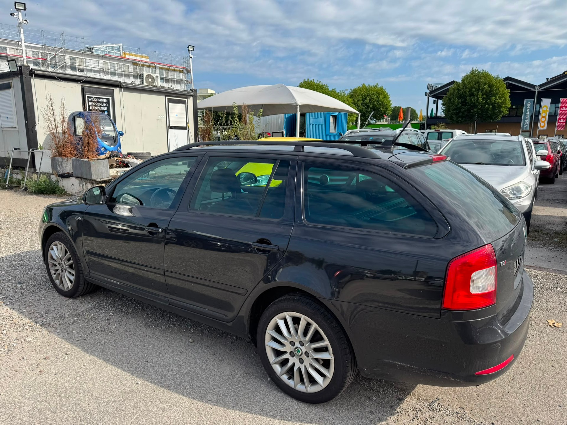 SKODA Octavia Combi 1.8 TSI Laurin & Klement DSG-image-3