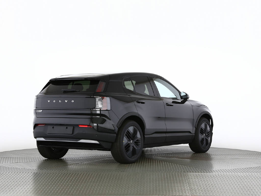 VOLVO EX 30 Cross Country P8 Ultra AWD-image-13