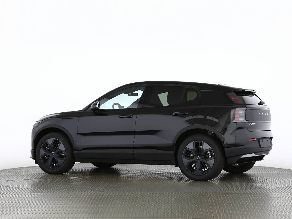 VOLVO EX 30 Cross Country P8 Ultra AWD-image-28