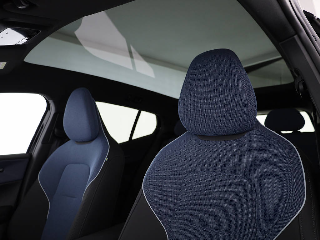 VOLVO EX 30 Cross Country P8 Ultra AWD-image-2