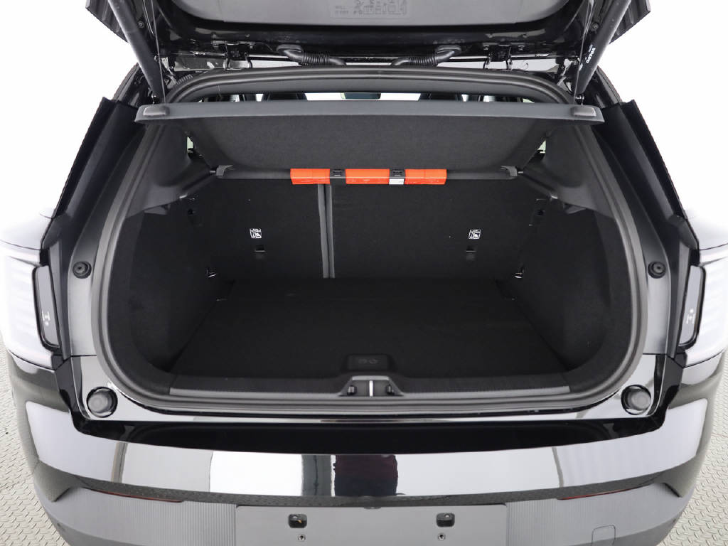 VOLVO EX 30 Cross Country P8 Ultra AWD-image-24