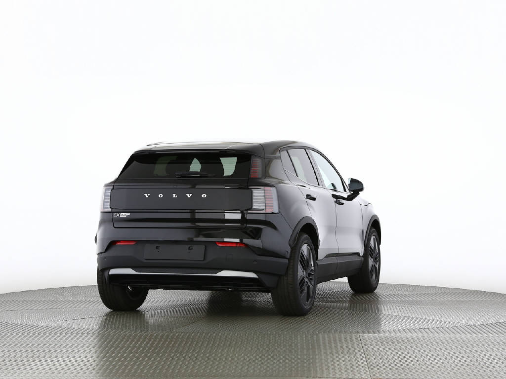 VOLVO EX 30 Cross Country P8 Ultra AWD-image-12