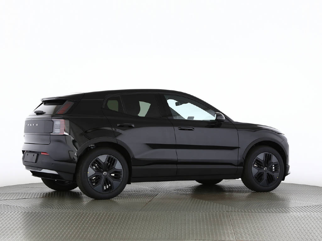 VOLVO EX 30 Cross Country P8 Ultra AWD-image-15