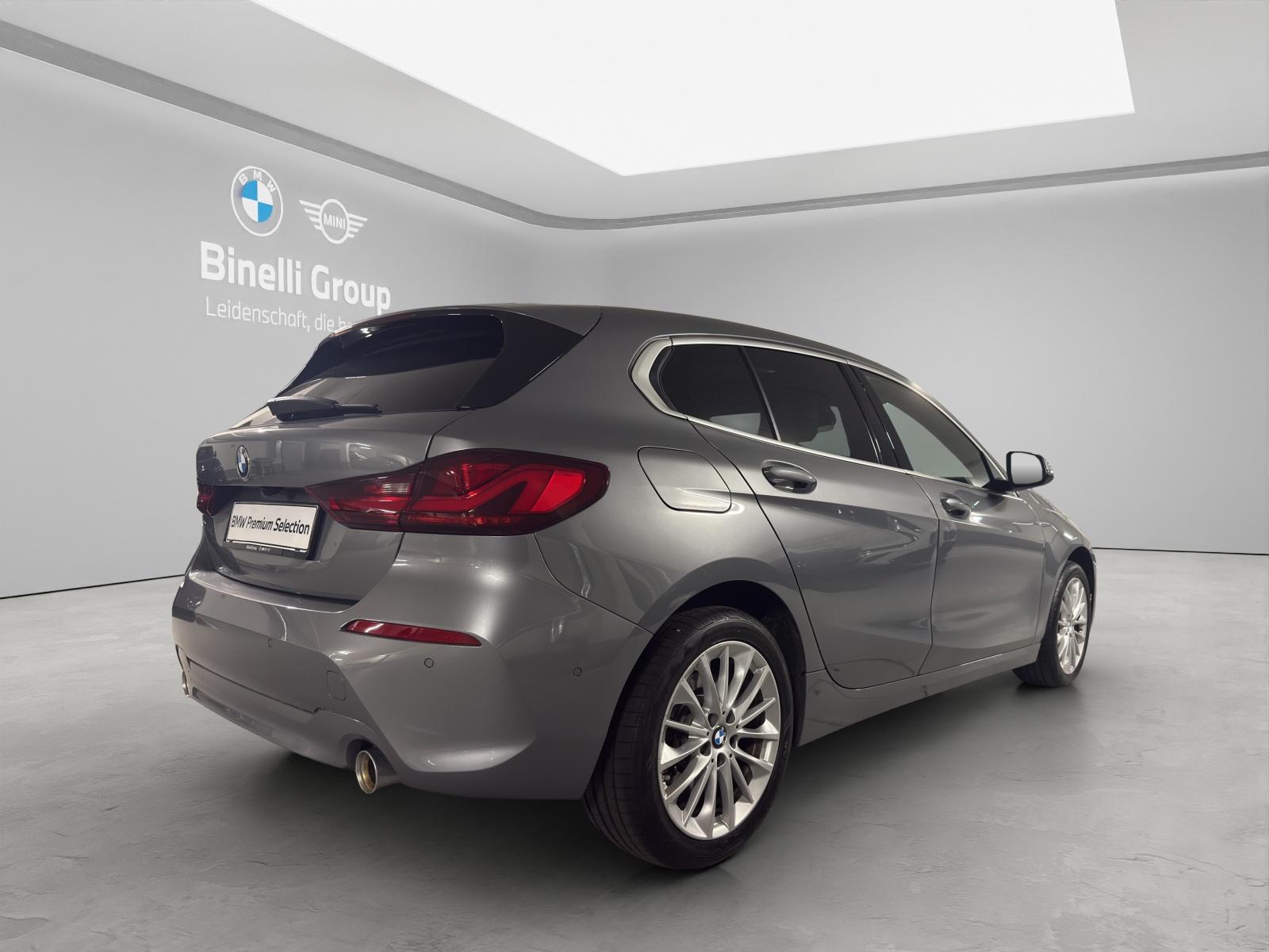 BMW 120i-image-16