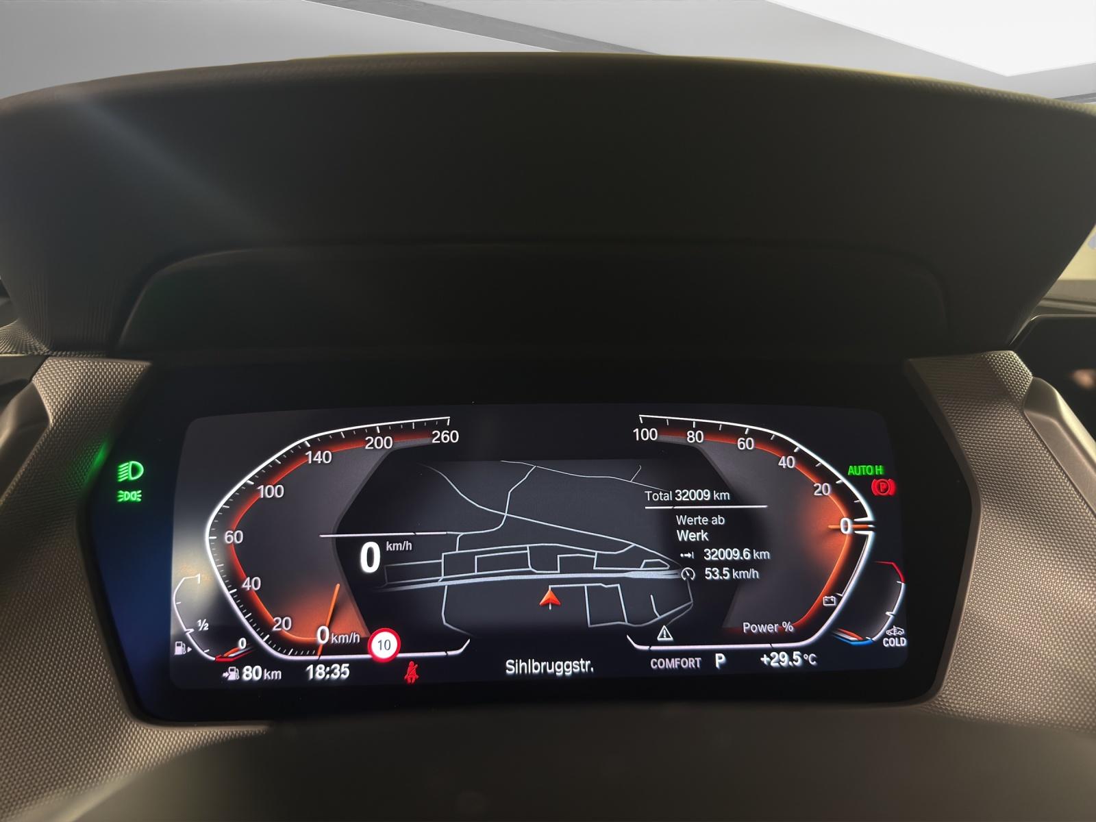 BMW 120i-image-6