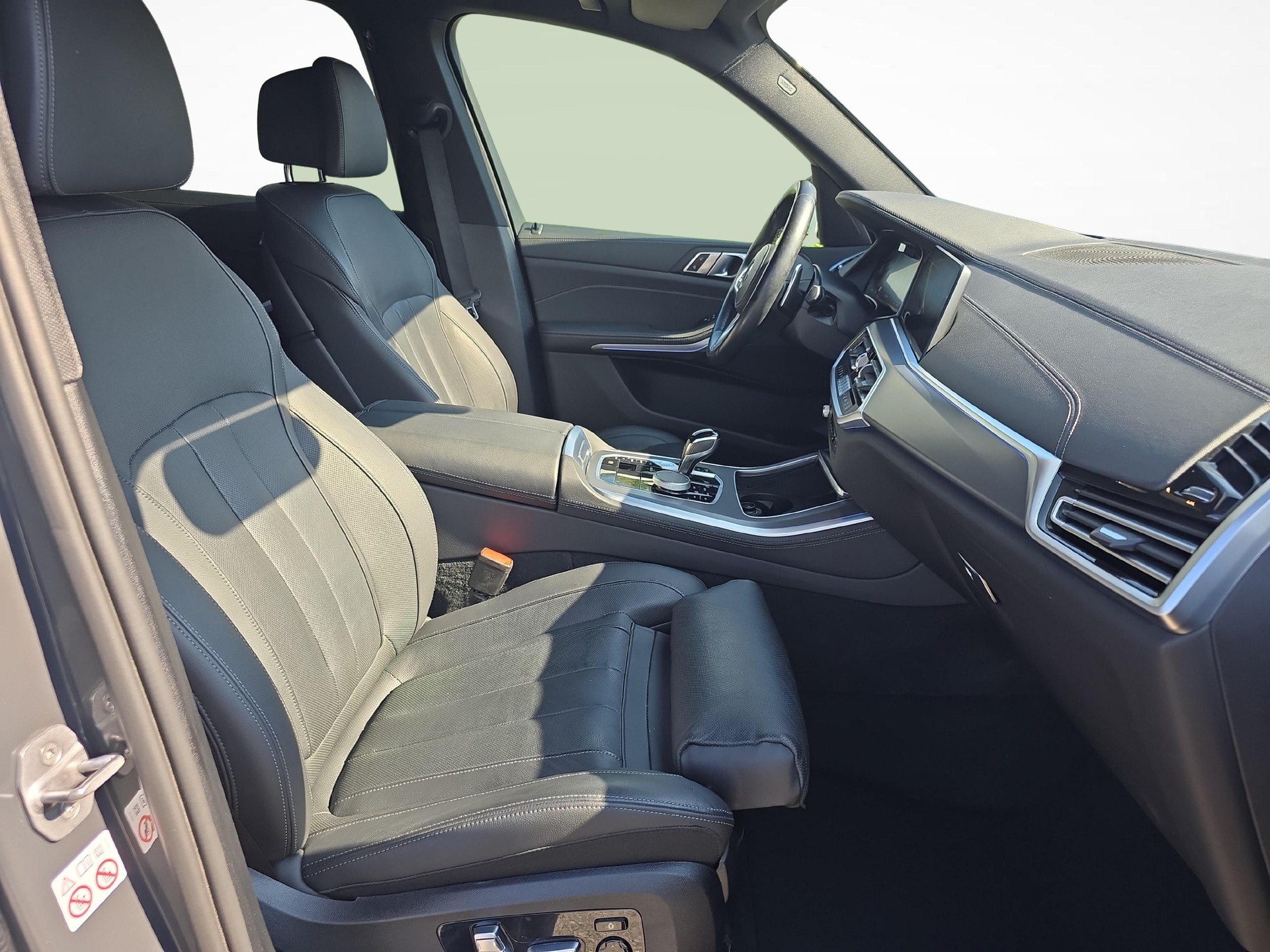 BMW X5 30d xDrive / Jetzt mit attraktivem 1.9% Leasing!-image-9