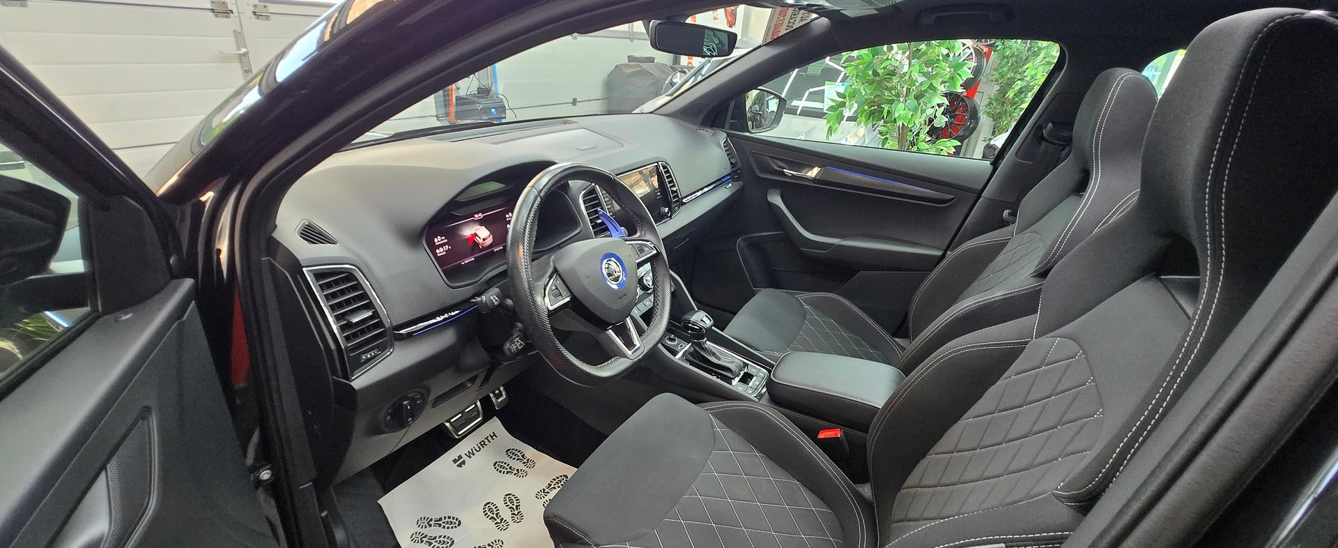 SKODA Karoq 2.0 TSI SportLine 4x4 DSG-image-10