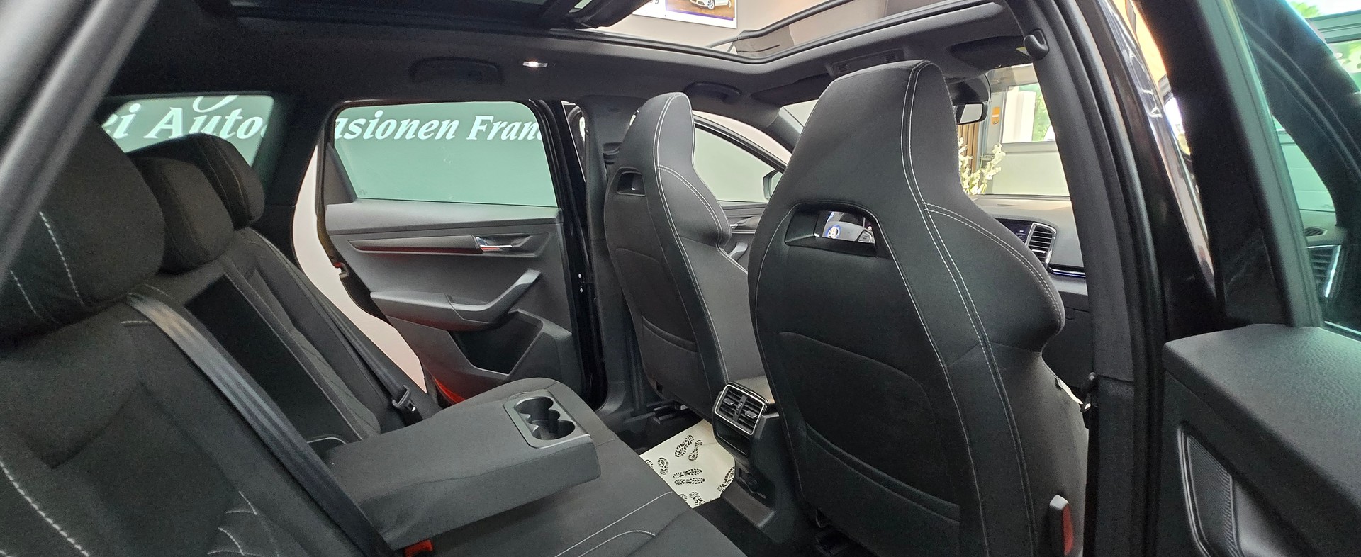 SKODA Karoq 2.0 TSI SportLine 4x4 DSG-image-14