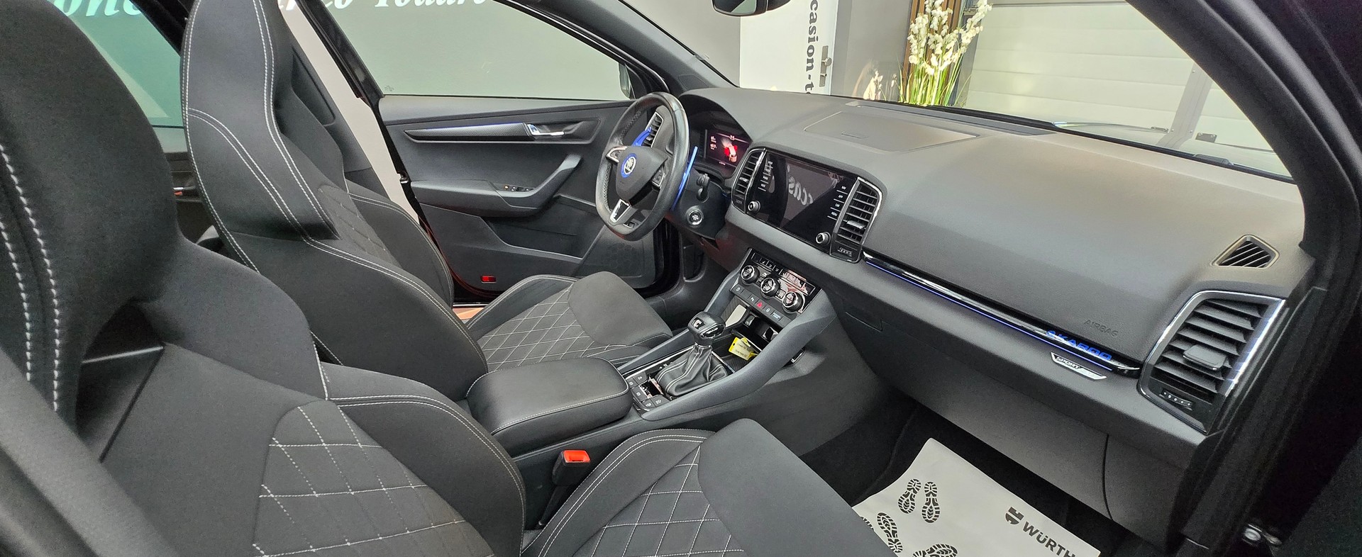 SKODA Karoq 2.0 TSI SportLine 4x4 DSG-image-13