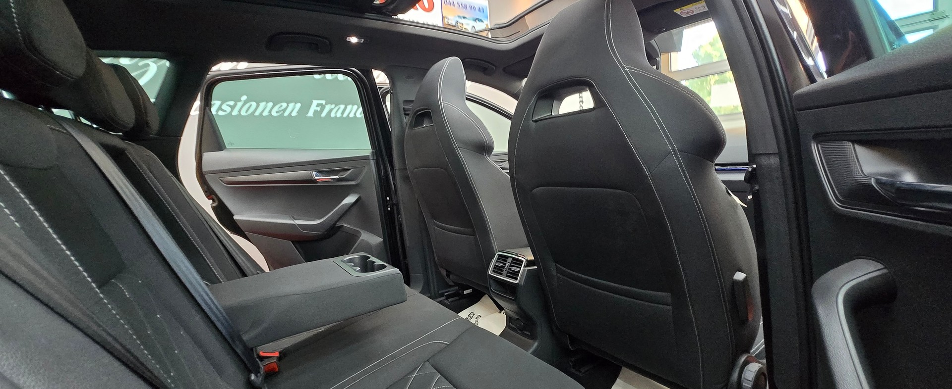 SKODA Karoq 2.0 TSI SportLine 4x4 DSG-image-15