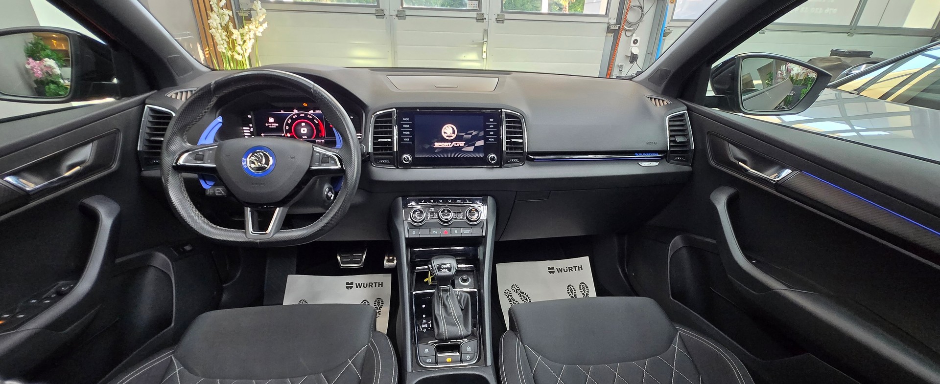 SKODA Karoq 2.0 TSI SportLine 4x4 DSG-image-25