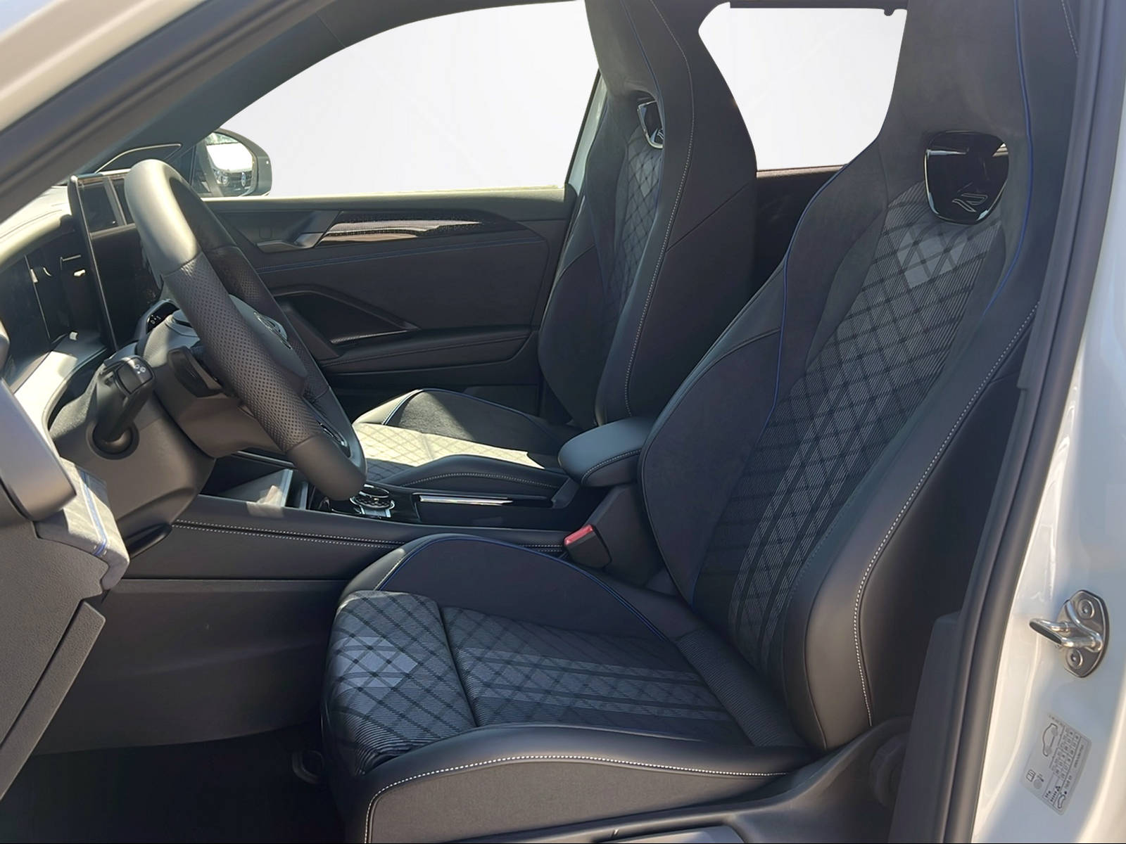 VW Tayron 2.0 TSI R-Line United DSG 4Motion-image-8
