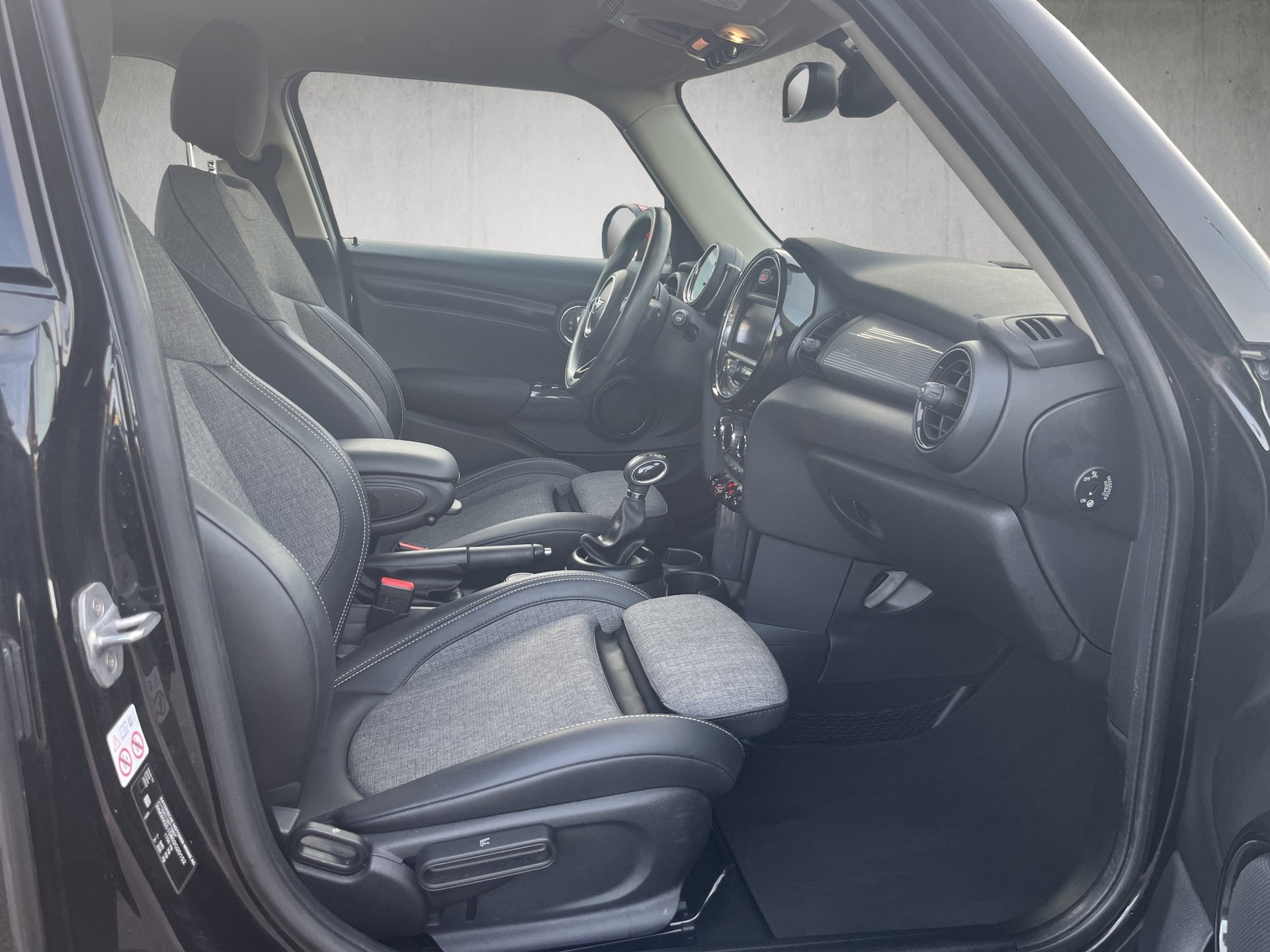 MINI Cooper Steptronic-image-10