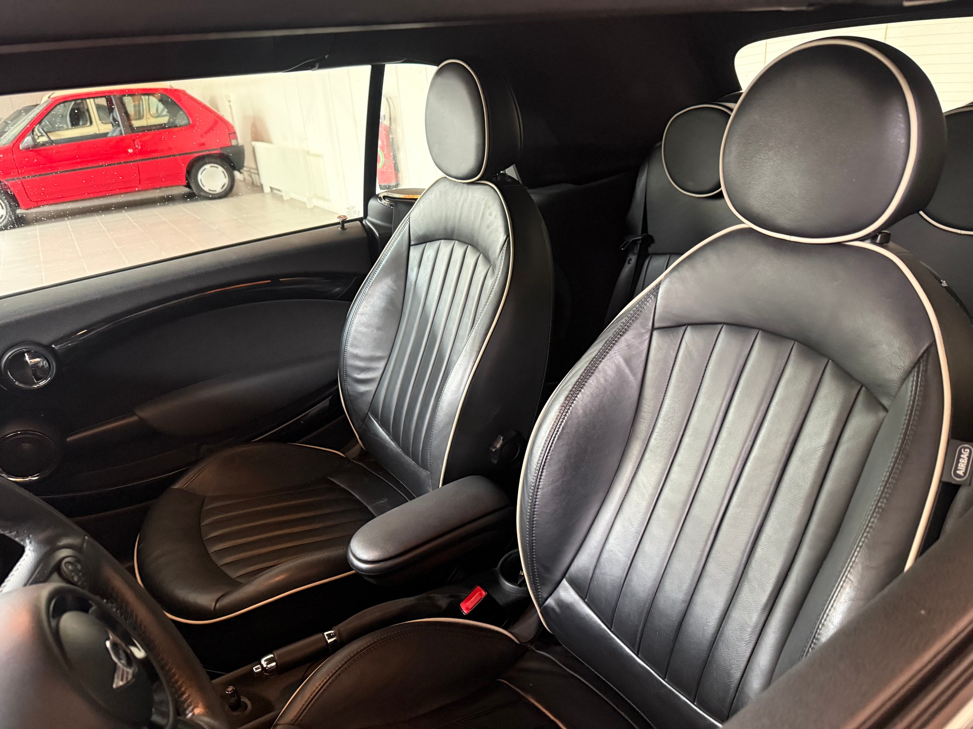 MINI Cooper S Cabriolet-image-14