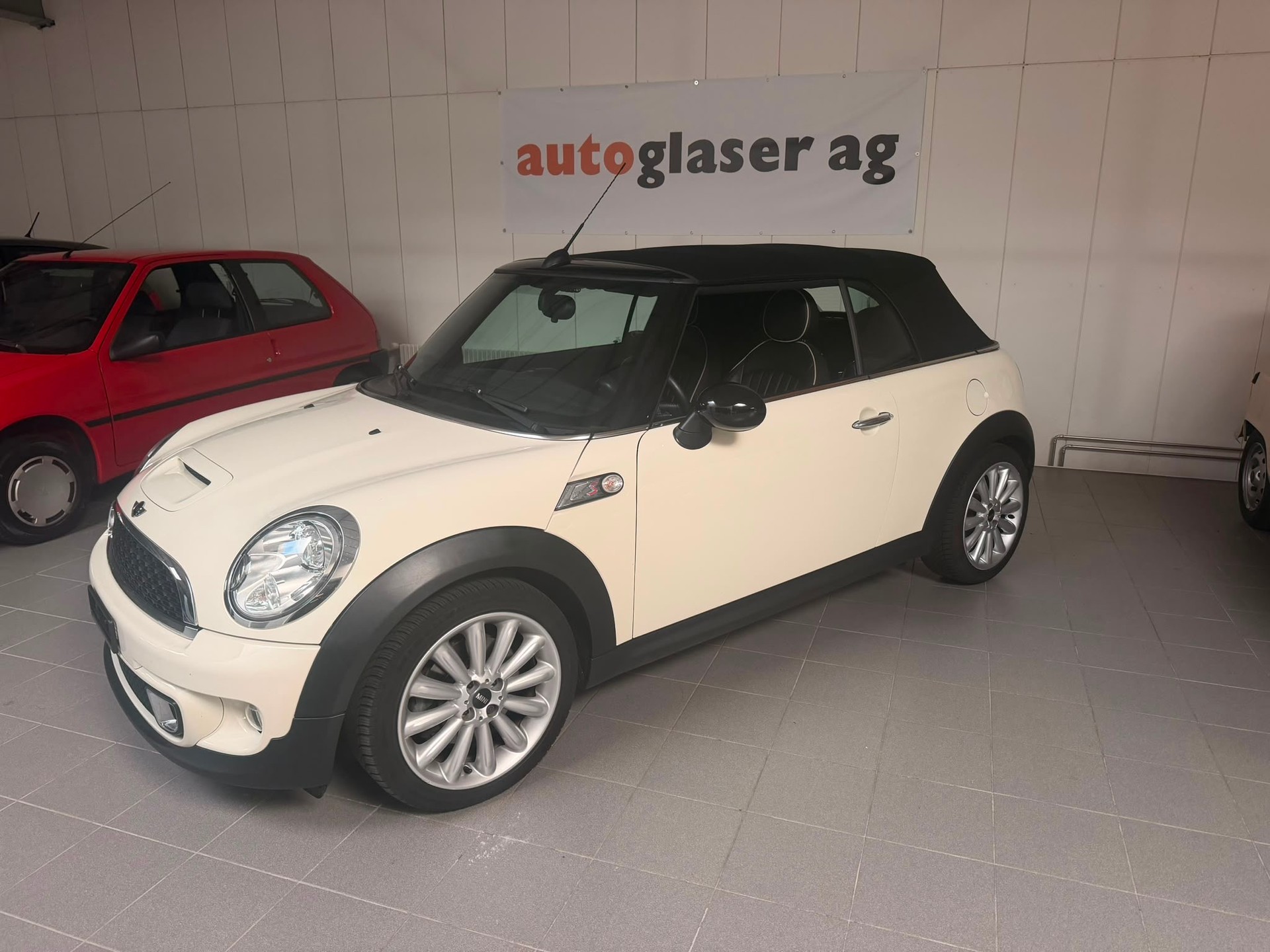 MINI Cooper S Cabriolet-image-1