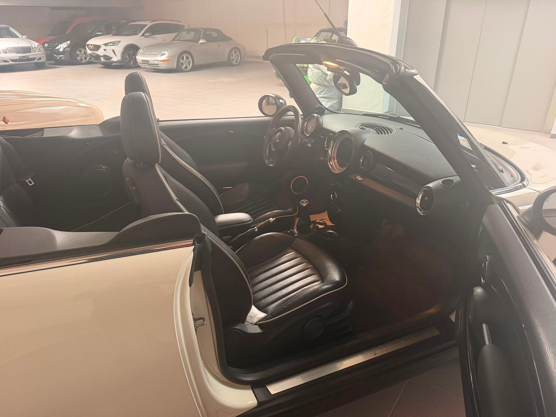 MINI Cooper S Cabriolet-image-10