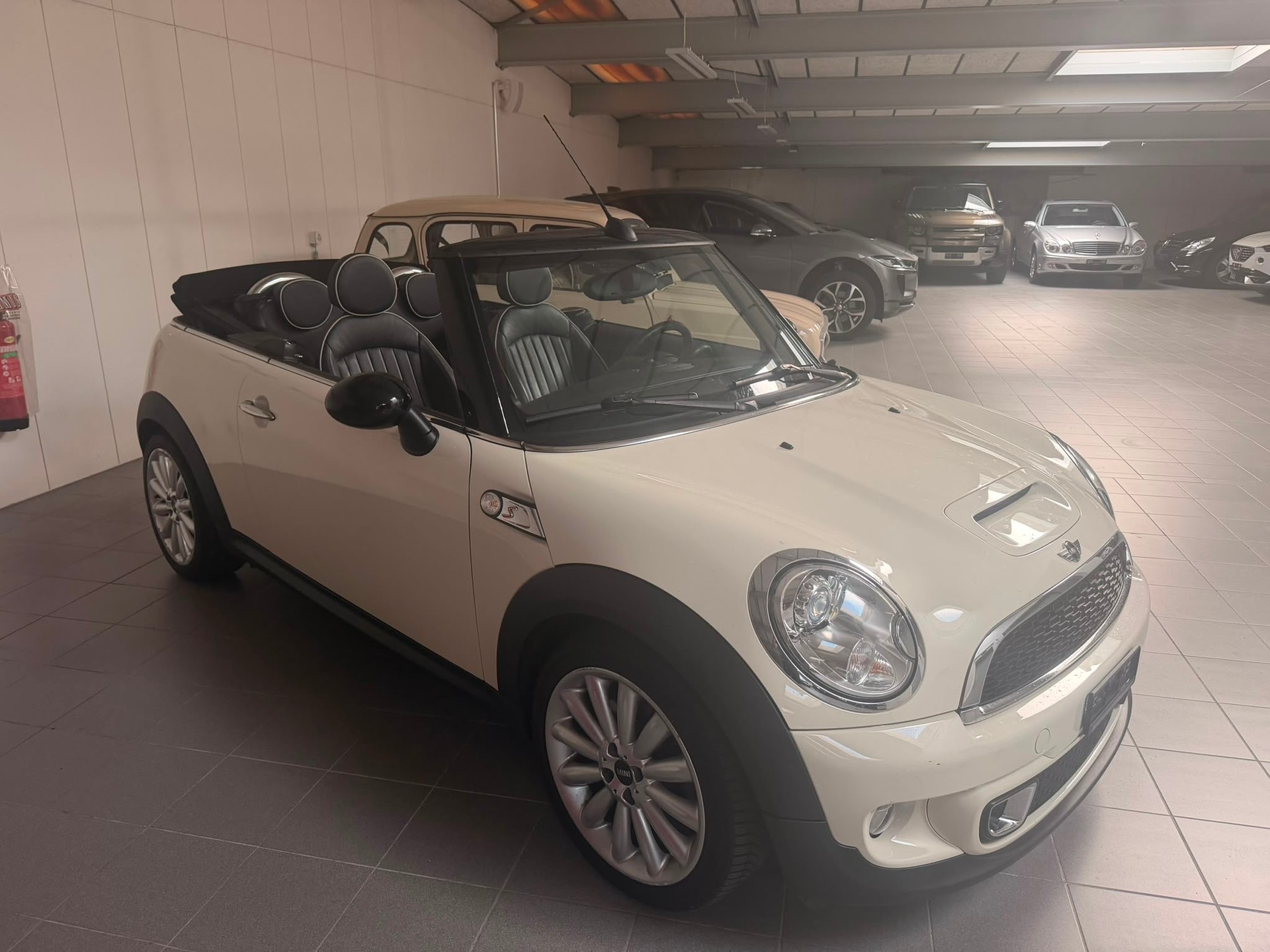 MINI Cooper S Cabriolet-image-6
