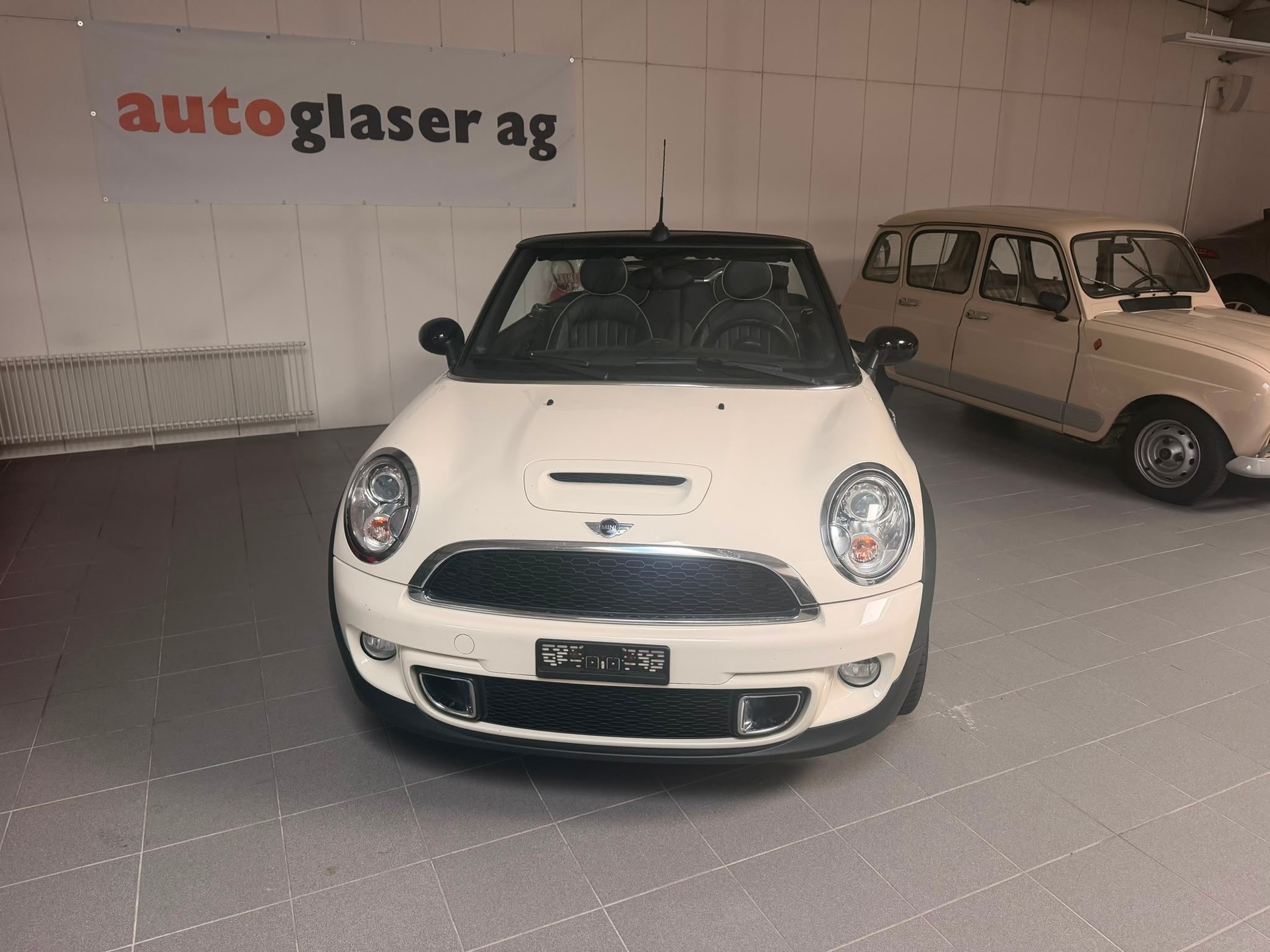 MINI Cooper S Cabriolet-image-2