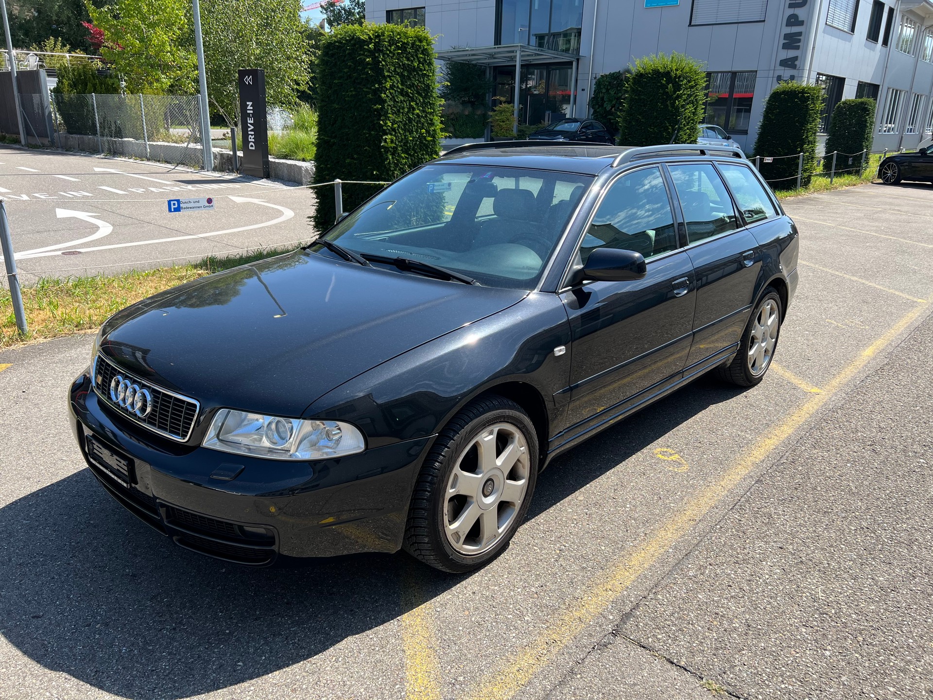 AUDI S4 Avant quattro-image-1