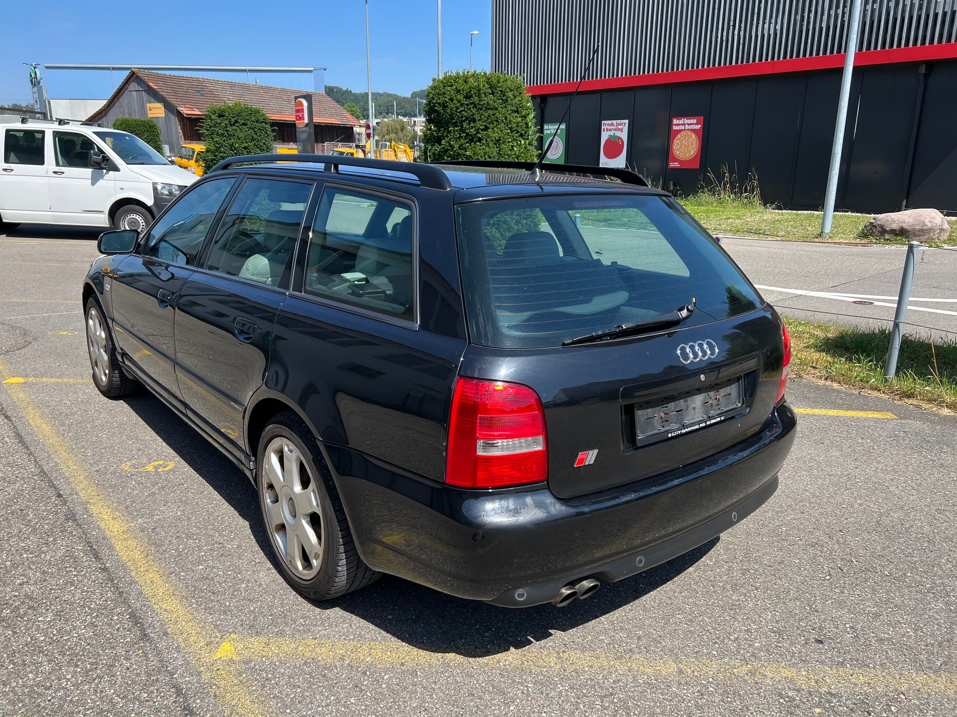 AUDI S4 Avant quattro-image-2