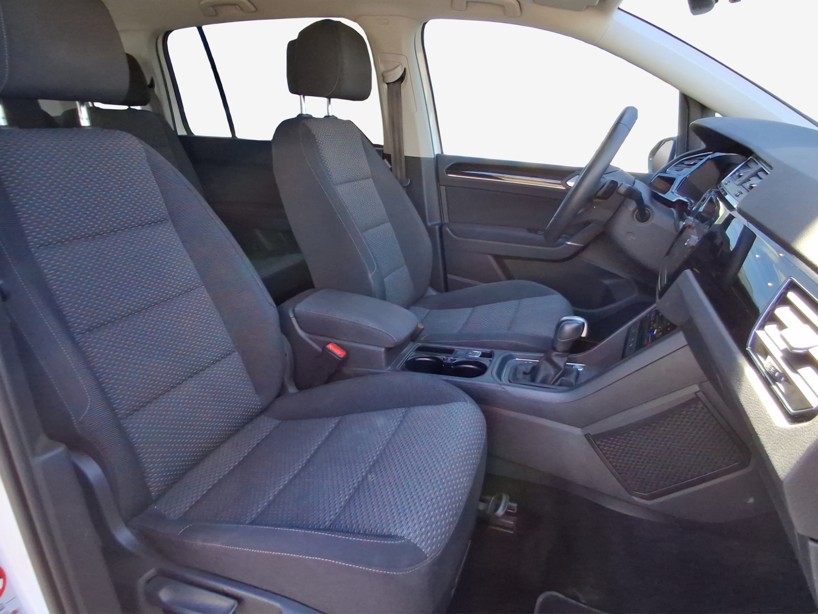 VW Touran 2.0 TDI BlueMotion Technology Comfortline DSG-image-15