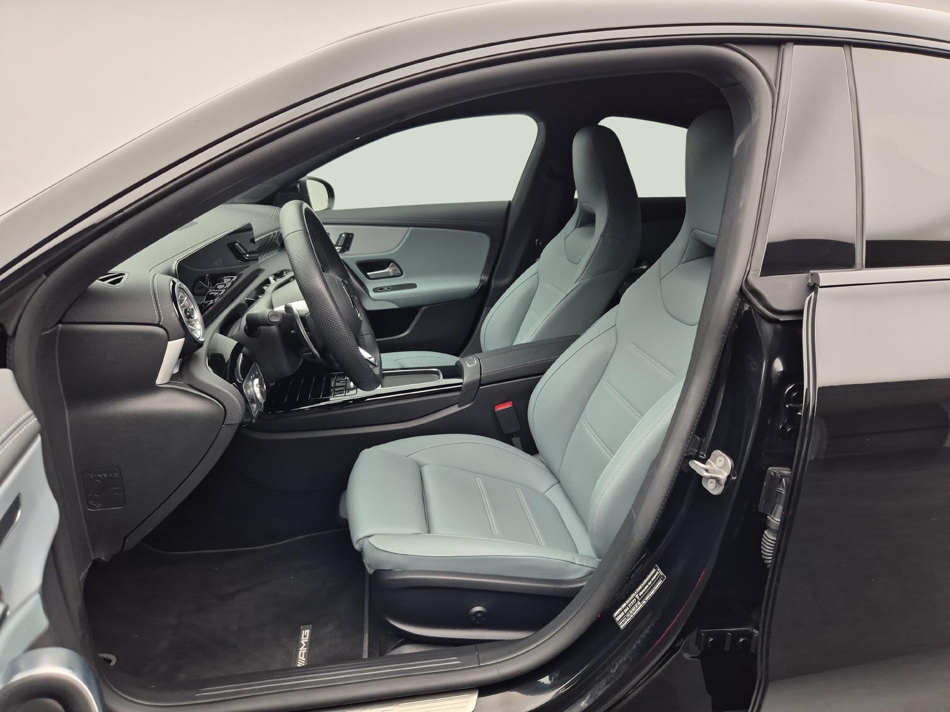 MERCEDES-BENZ CLA 35 AMG 4matic-image-2
