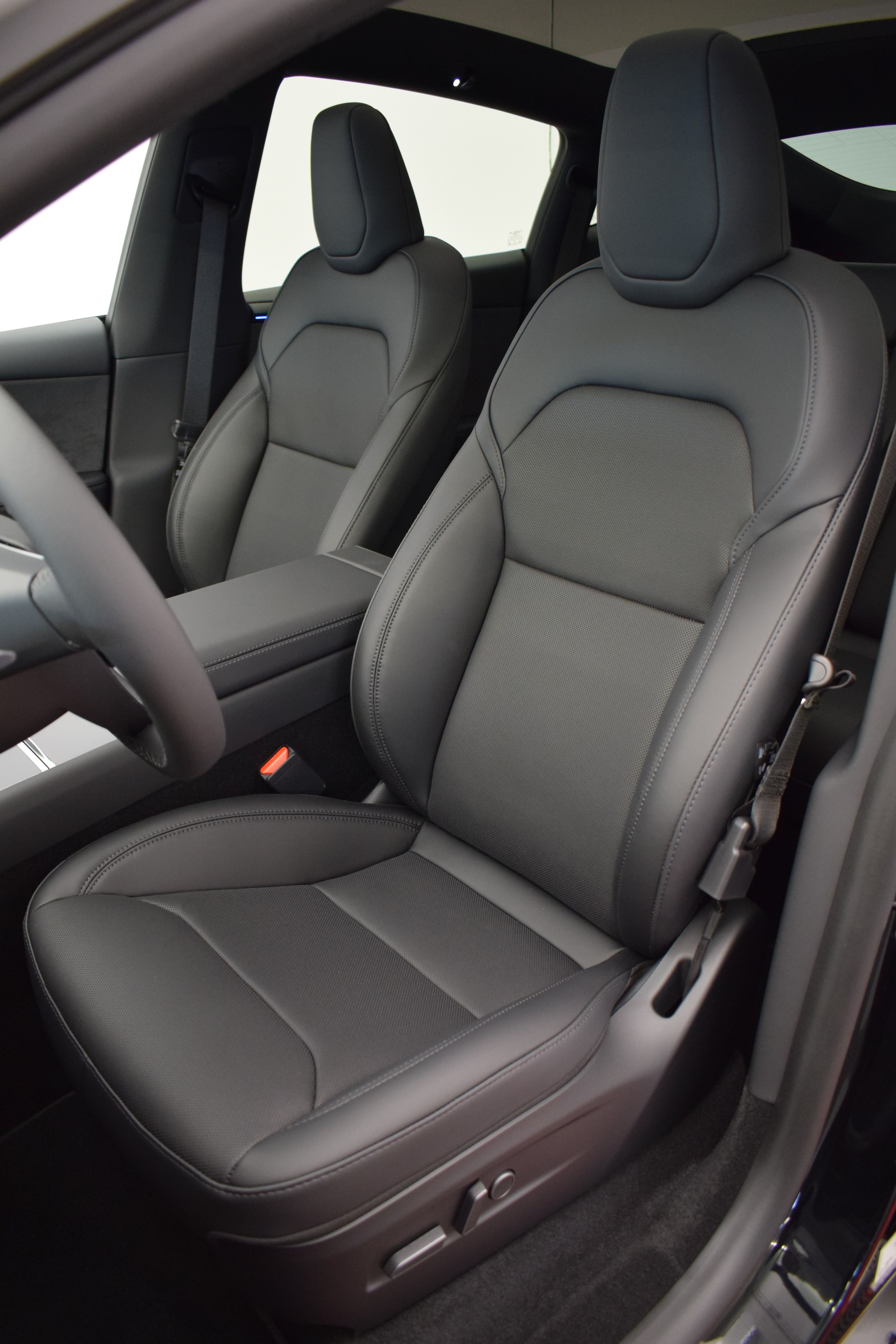 TESLA Model Y Premium Long Range AWD, 7 Sitzer, AHK, Made in Berlin-image-16