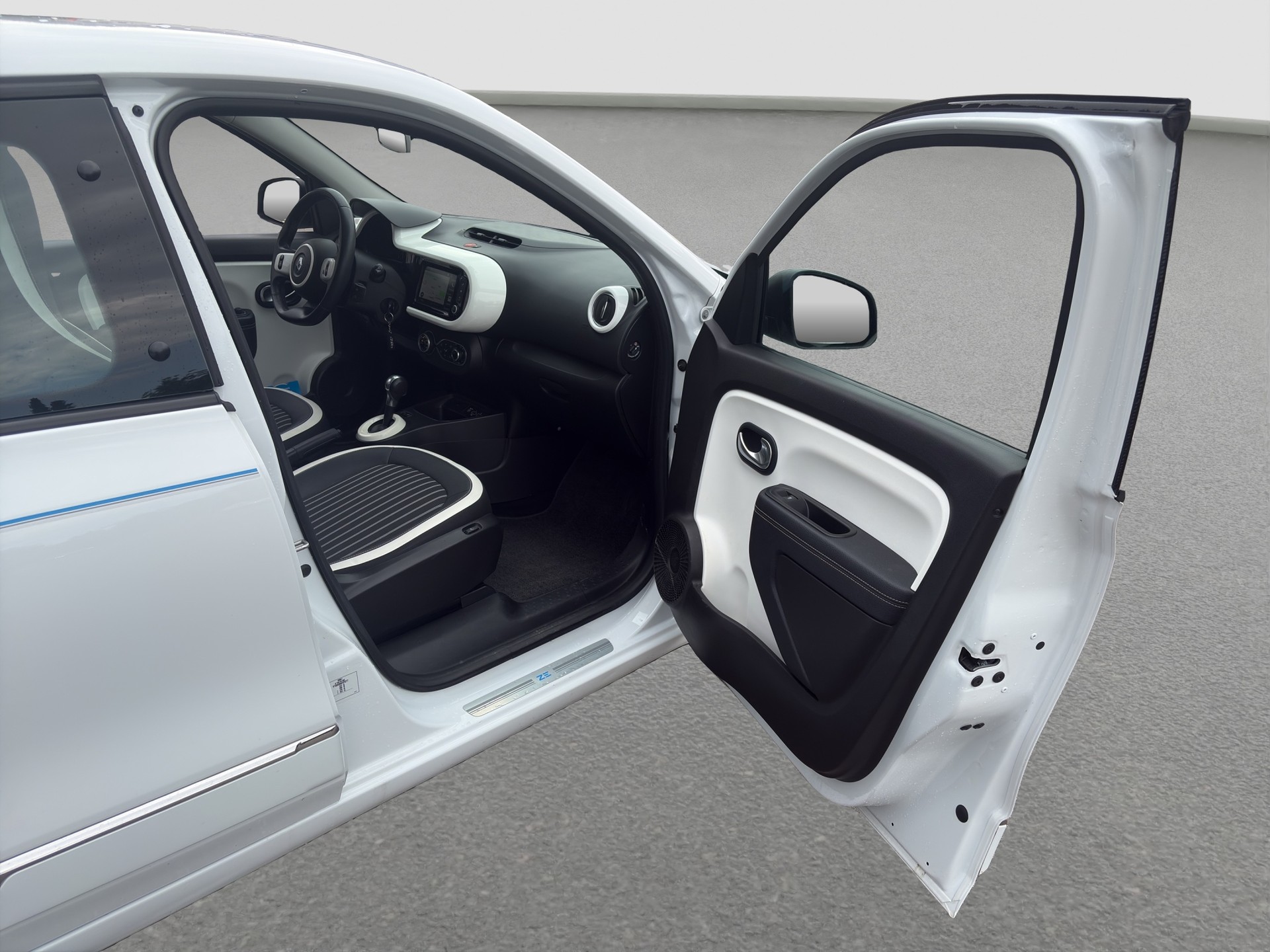 RENAULT Twingo Electric Intens-image-17