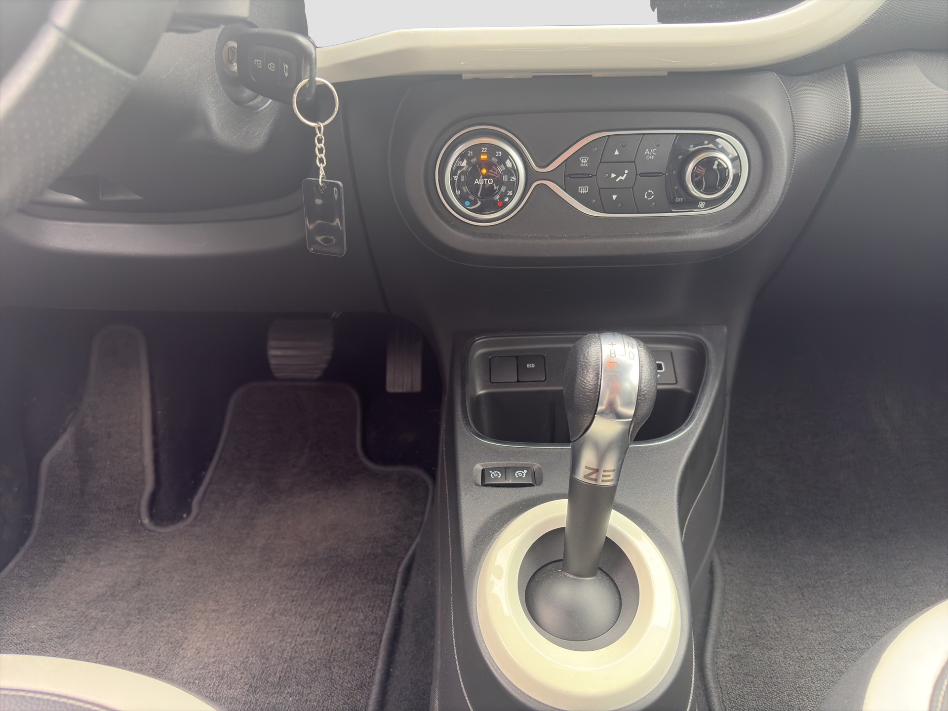 RENAULT Twingo Electric Intens-image-12
