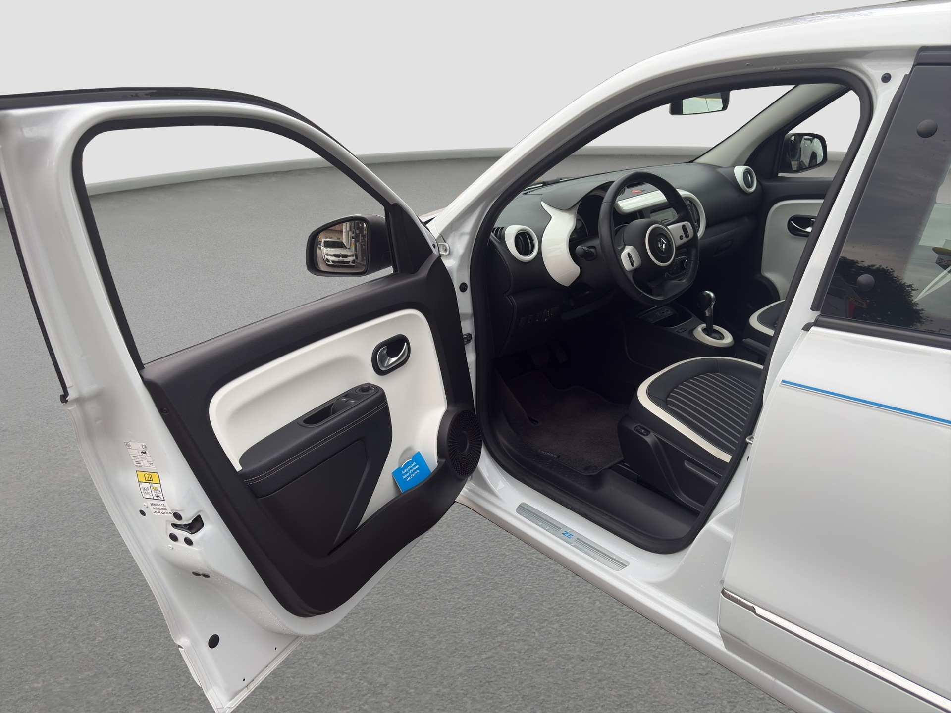 RENAULT Twingo Electric Intens-image-16