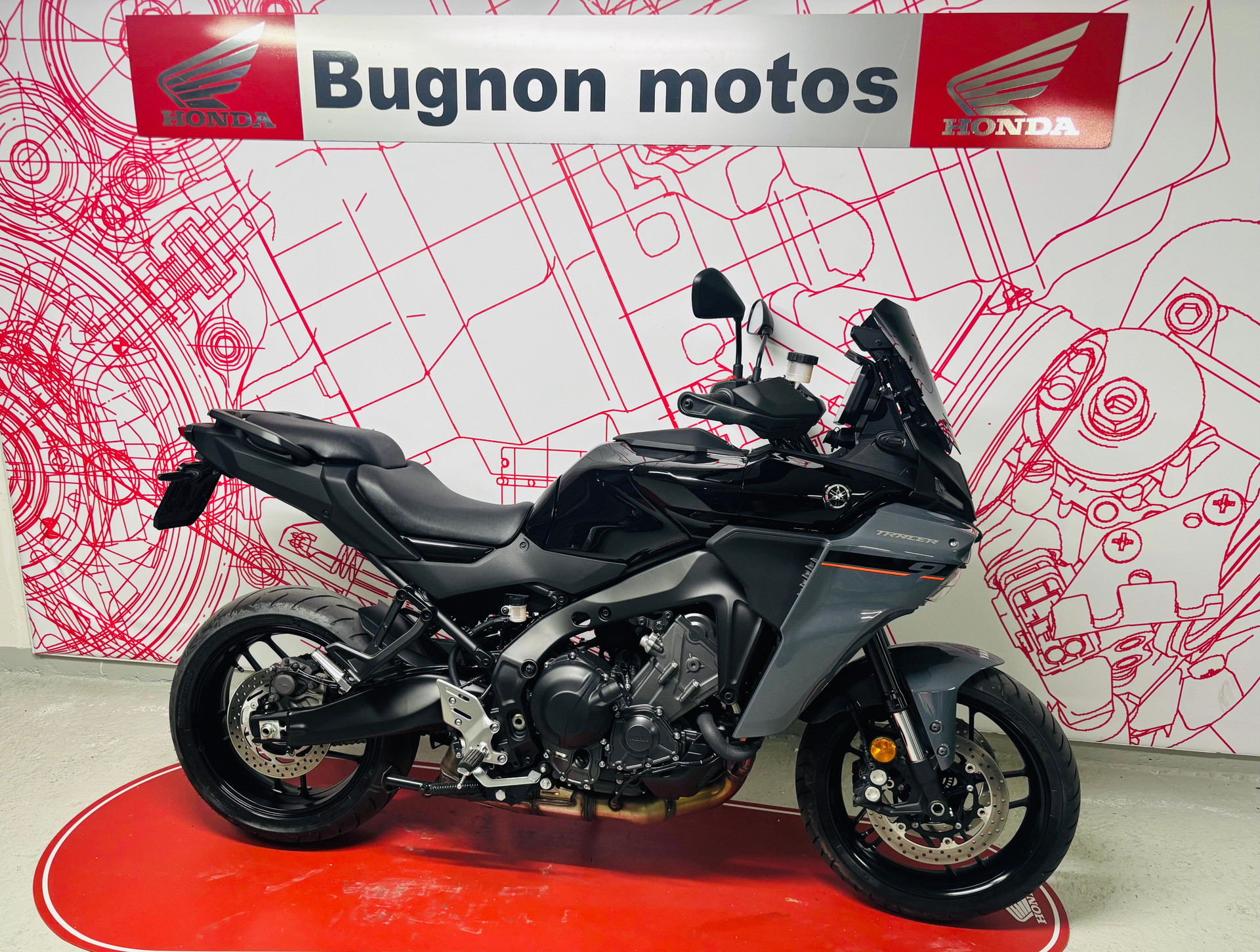 YAMAHA Tracer 9