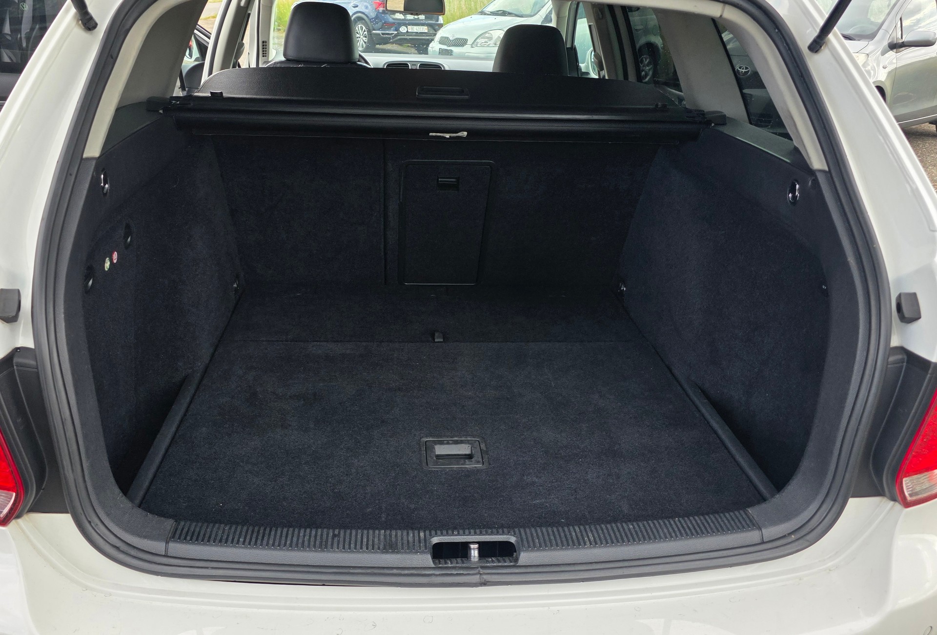 VW Golf Variant 1.4 TSI Highline DSG-image-12