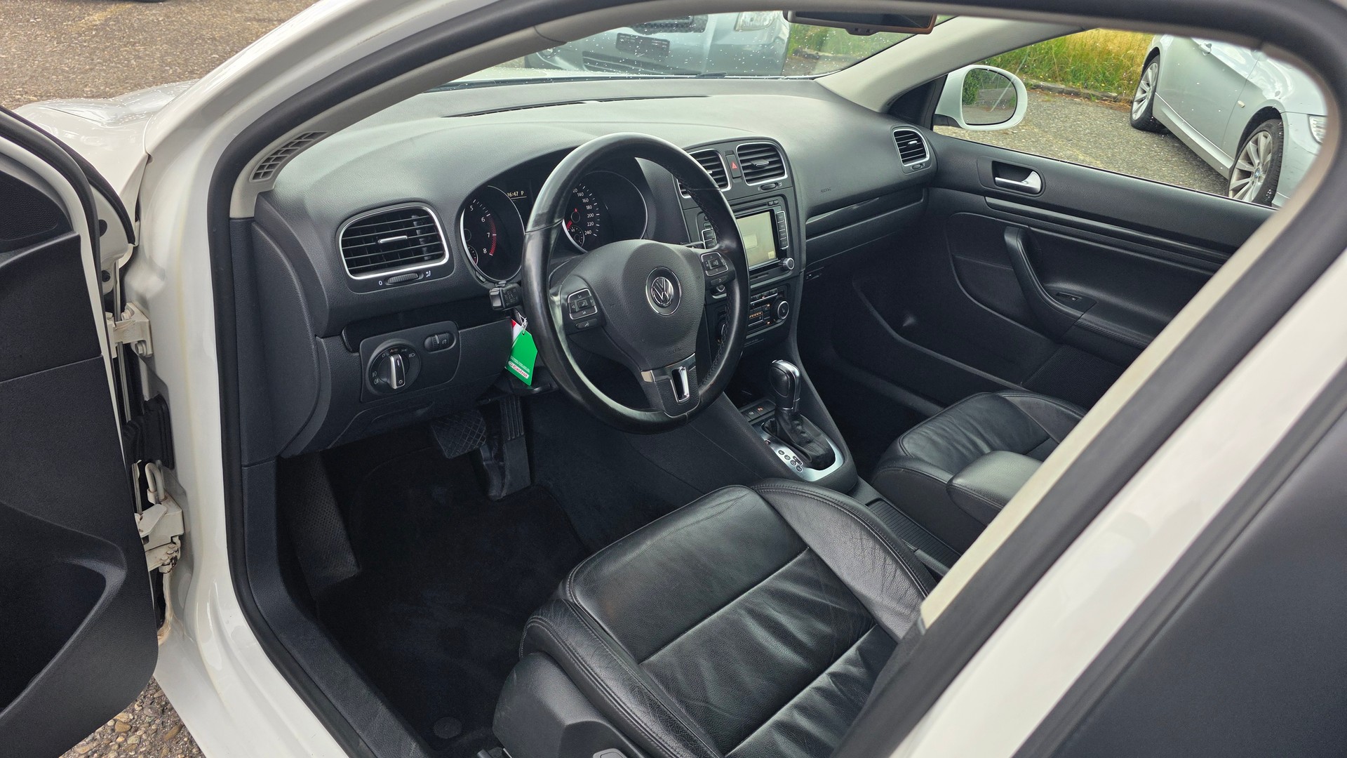 VW Golf Variant 1.4 TSI Highline DSG-image-7