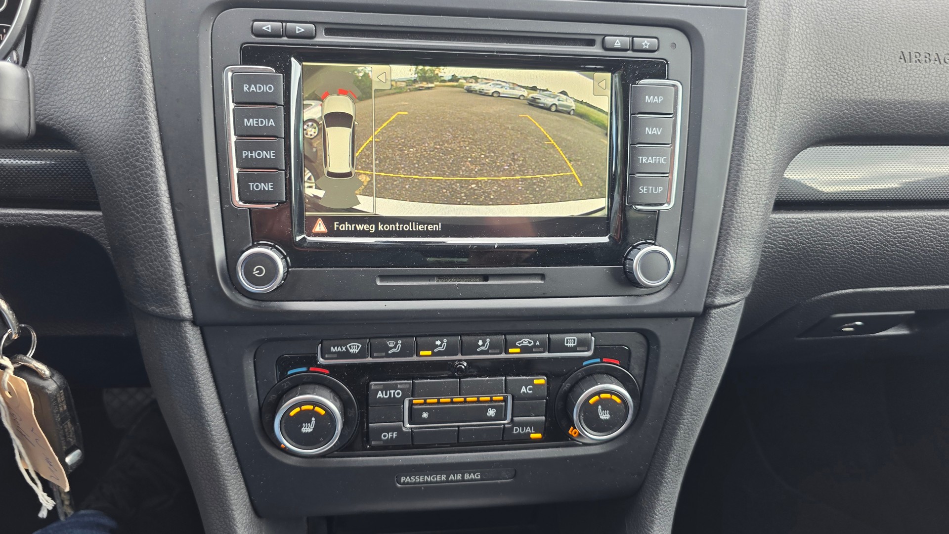 VW Golf Variant 1.4 TSI Highline DSG-image-10