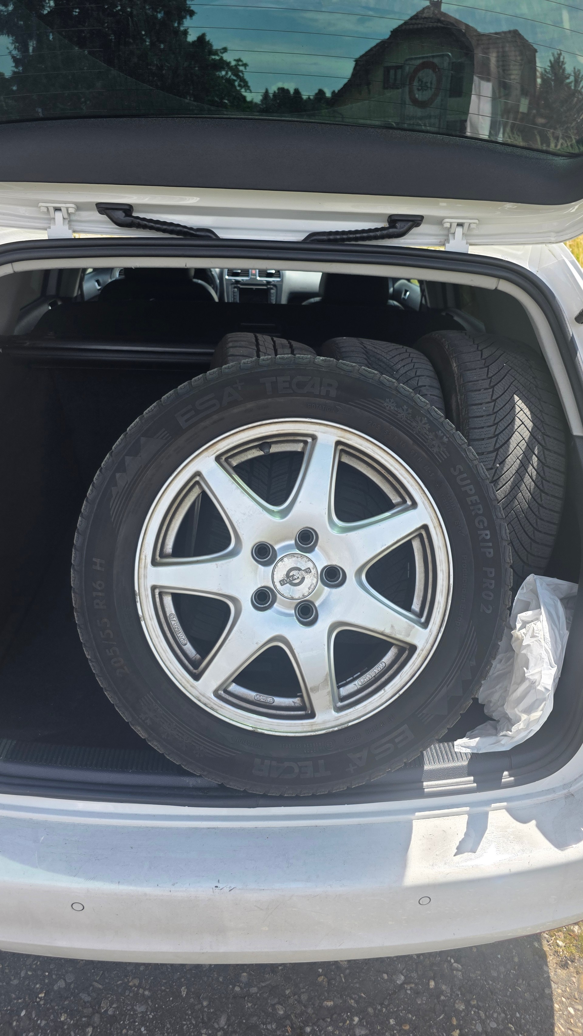 VW Golf Variant 1.4 TSI Highline DSG-image-13