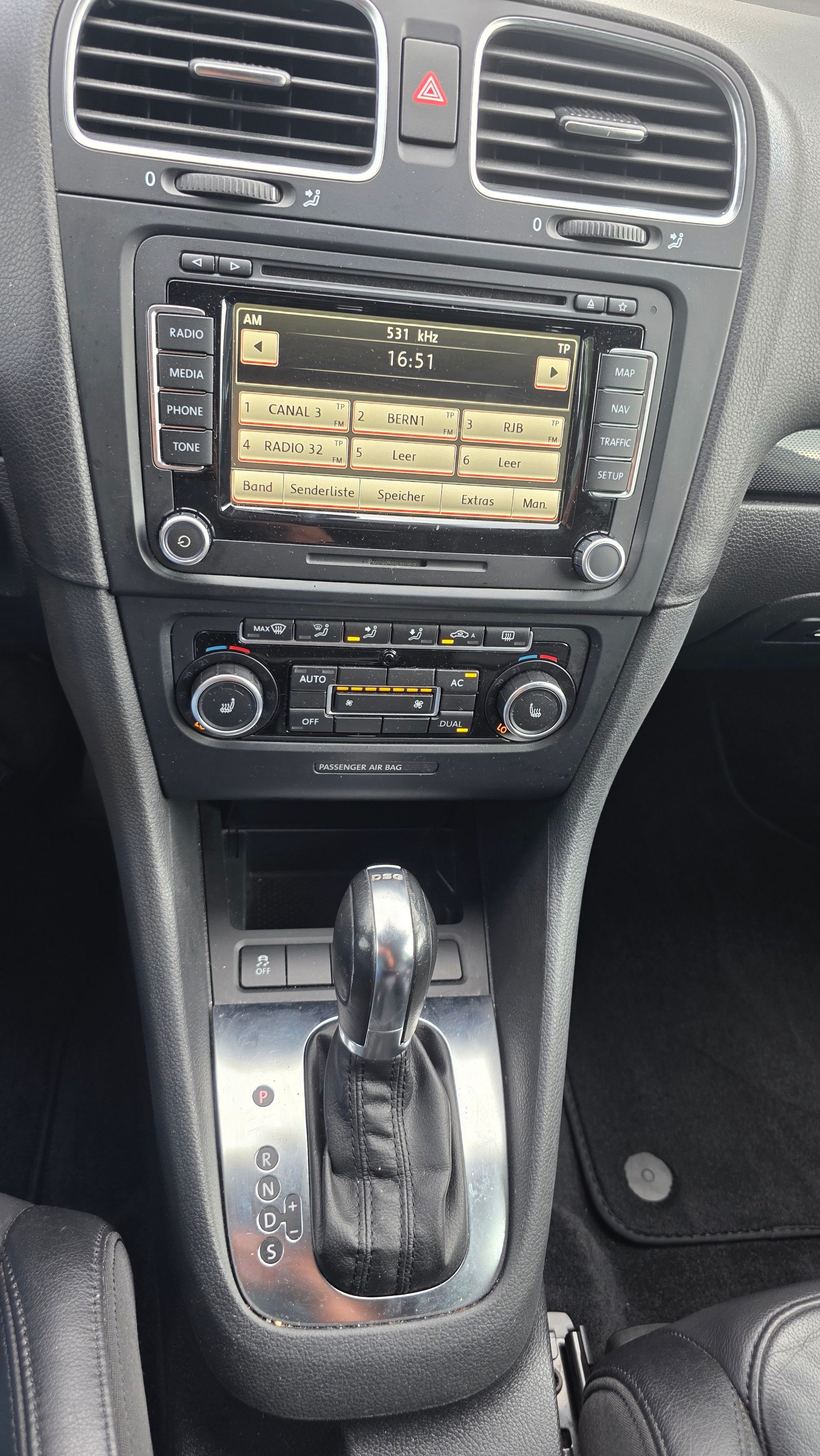 VW Golf Variant 1.4 TSI Highline DSG-image-11