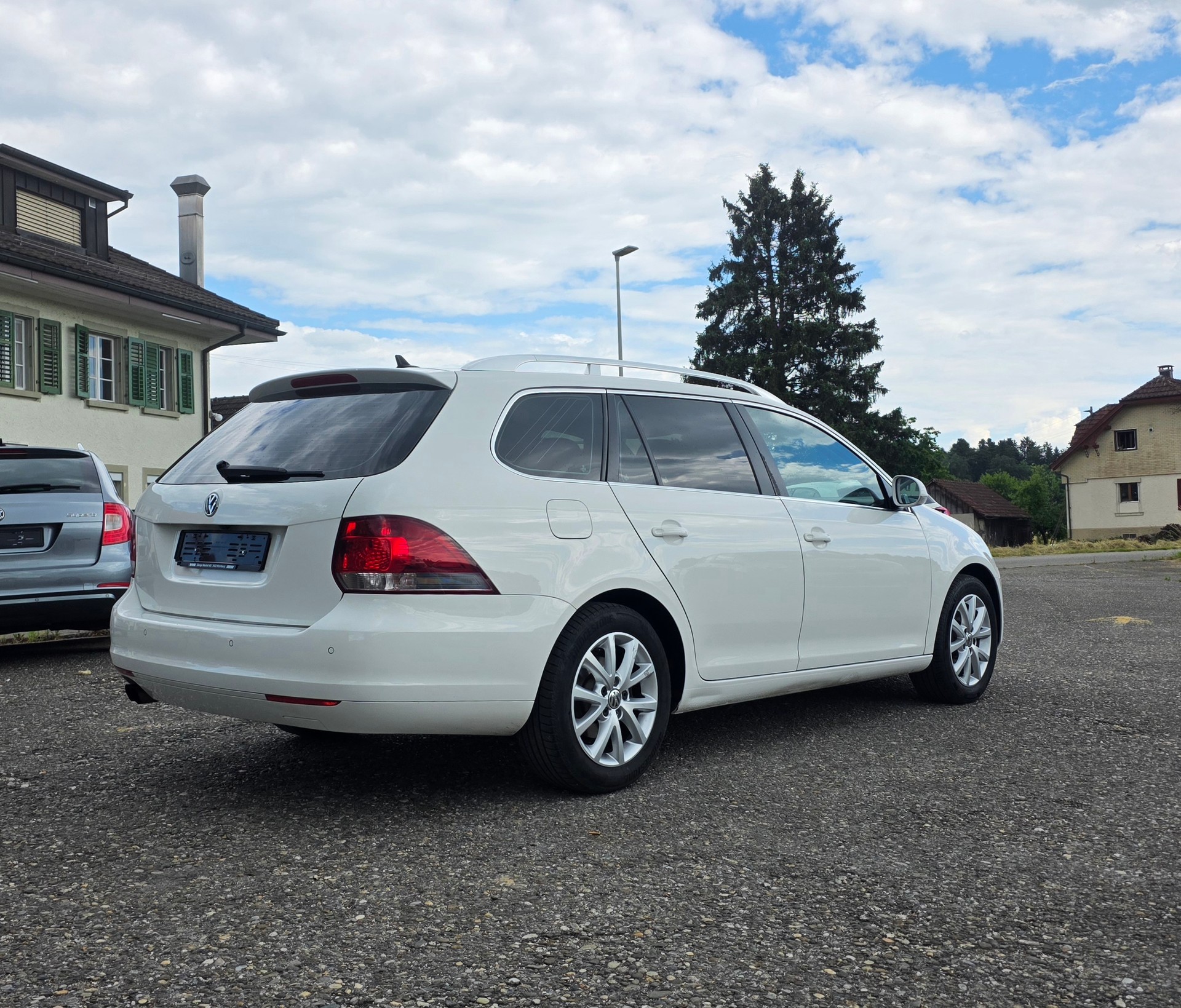 VW Golf Variant 1.4 TSI Highline DSG-image-4