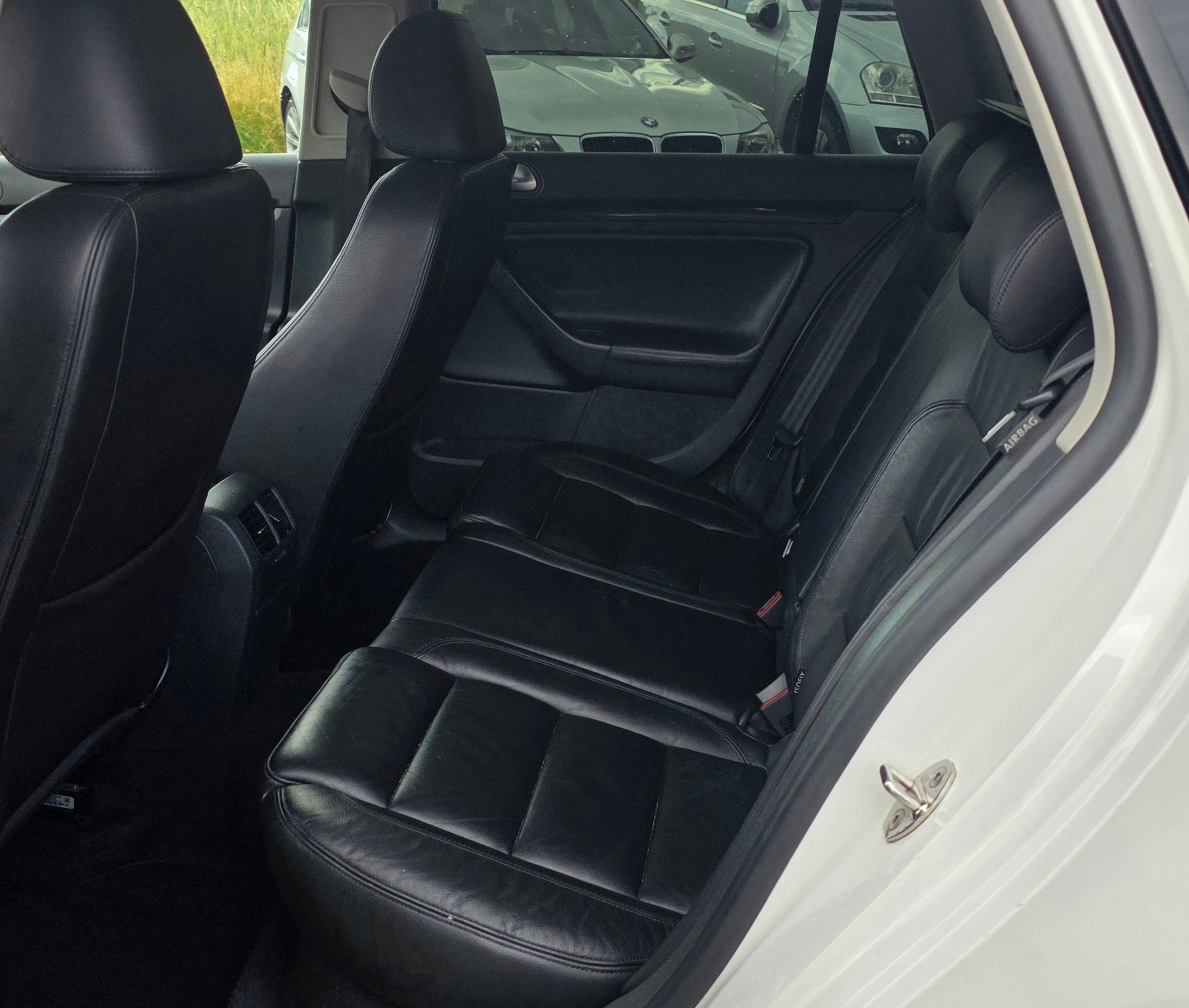 VW Golf Variant 1.4 TSI Highline DSG-image-9