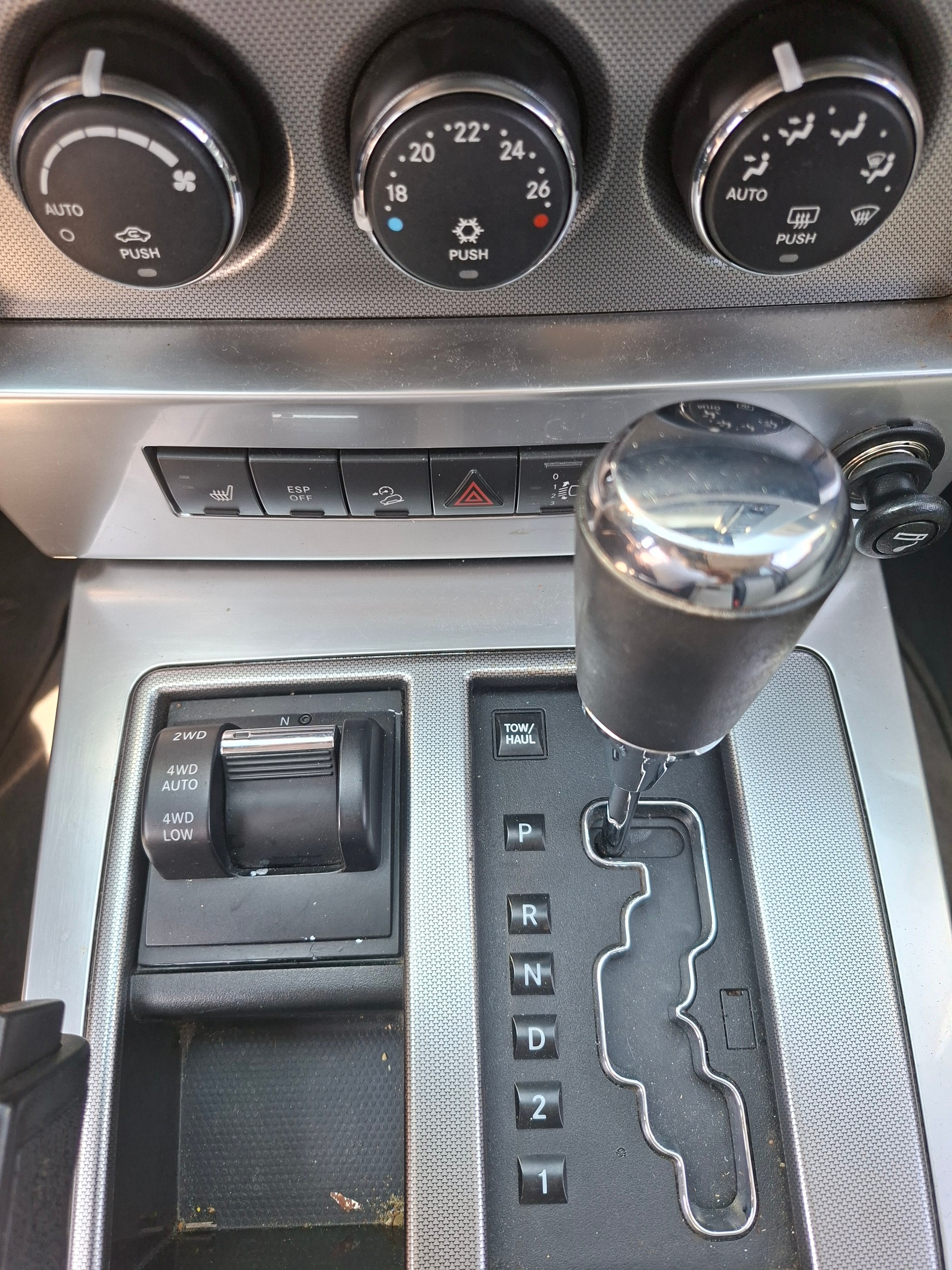 JEEP Cherokee 3.7 V6 Limited Automatic-image-10