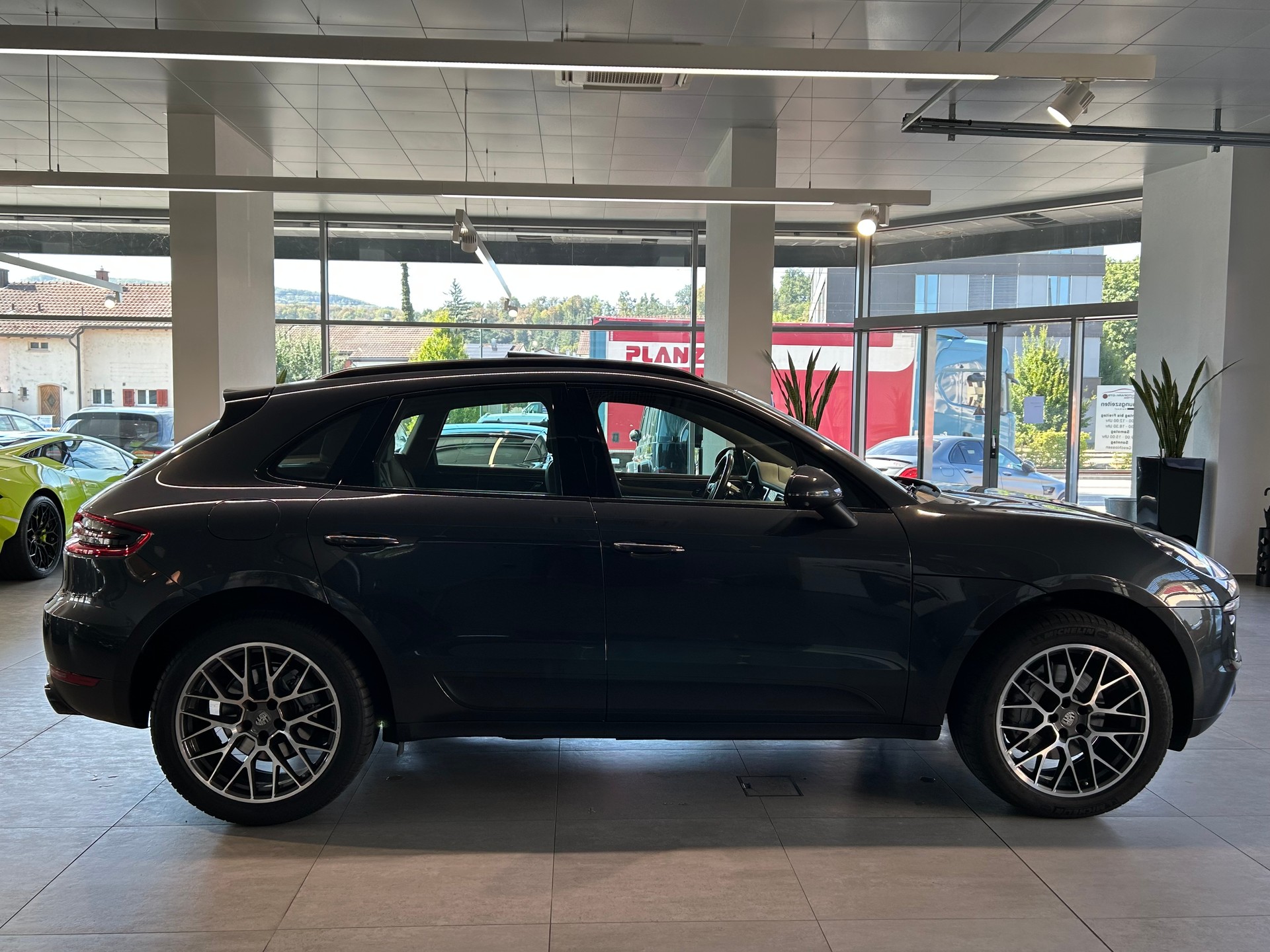 PORSCHE Macan S PDK-image-4