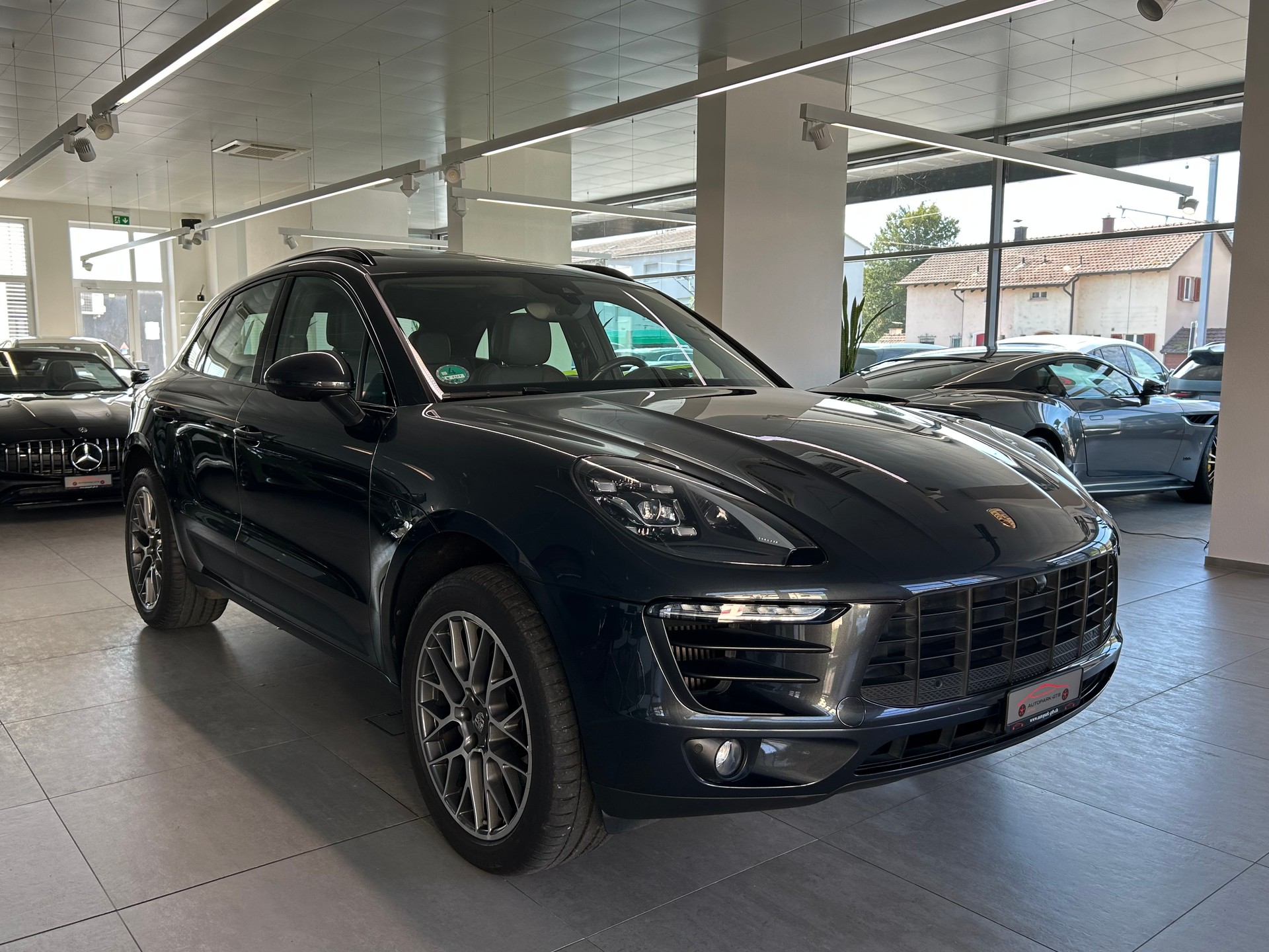 PORSCHE Macan S PDK-image-1