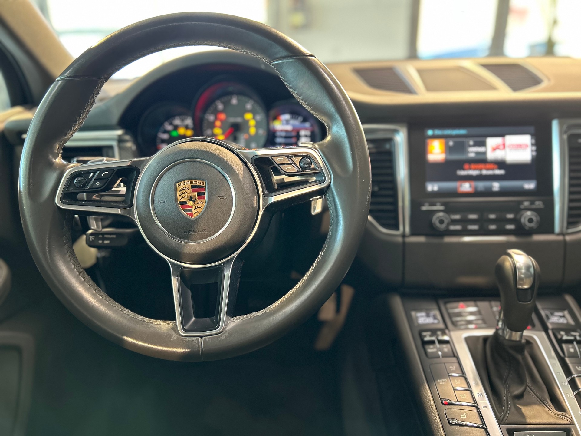 PORSCHE Macan S PDK-image-18