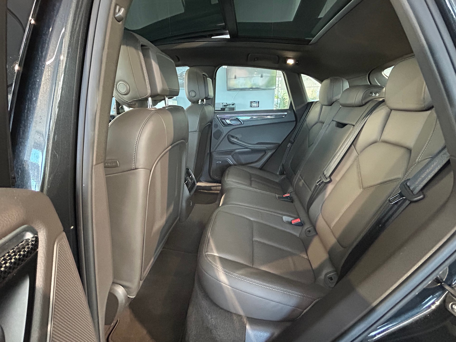 PORSCHE Macan S PDK-image-15