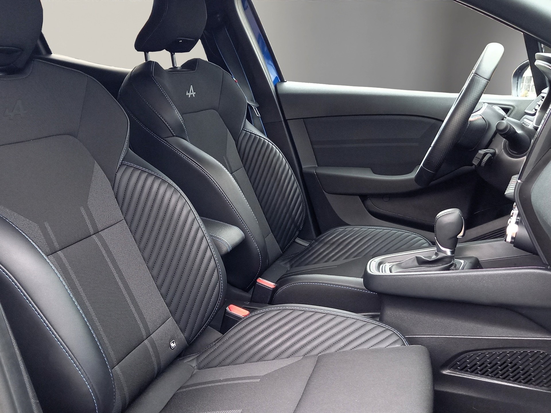RENAULT Clio 1.6 E-Tech esprit Alpine-image-13