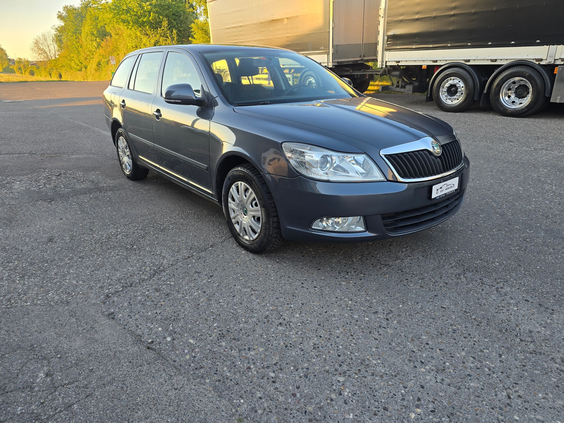 SKODA Octavia Combi 1.6 TDI Clever DSG-image-1